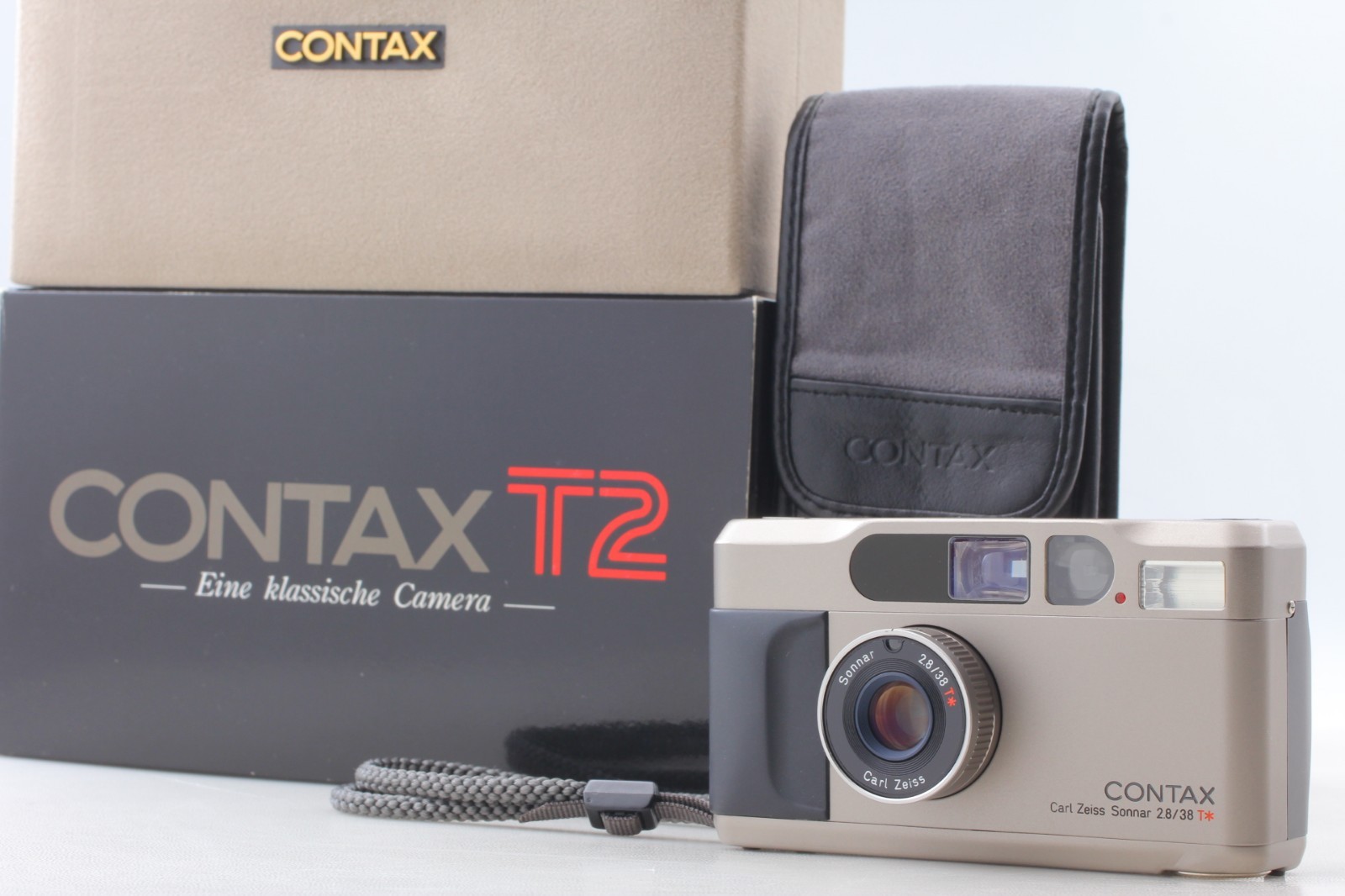 【TOP MINT】 Contax T2 Titan Silver Point & Shoot 35mm Film Camera from Japan 710