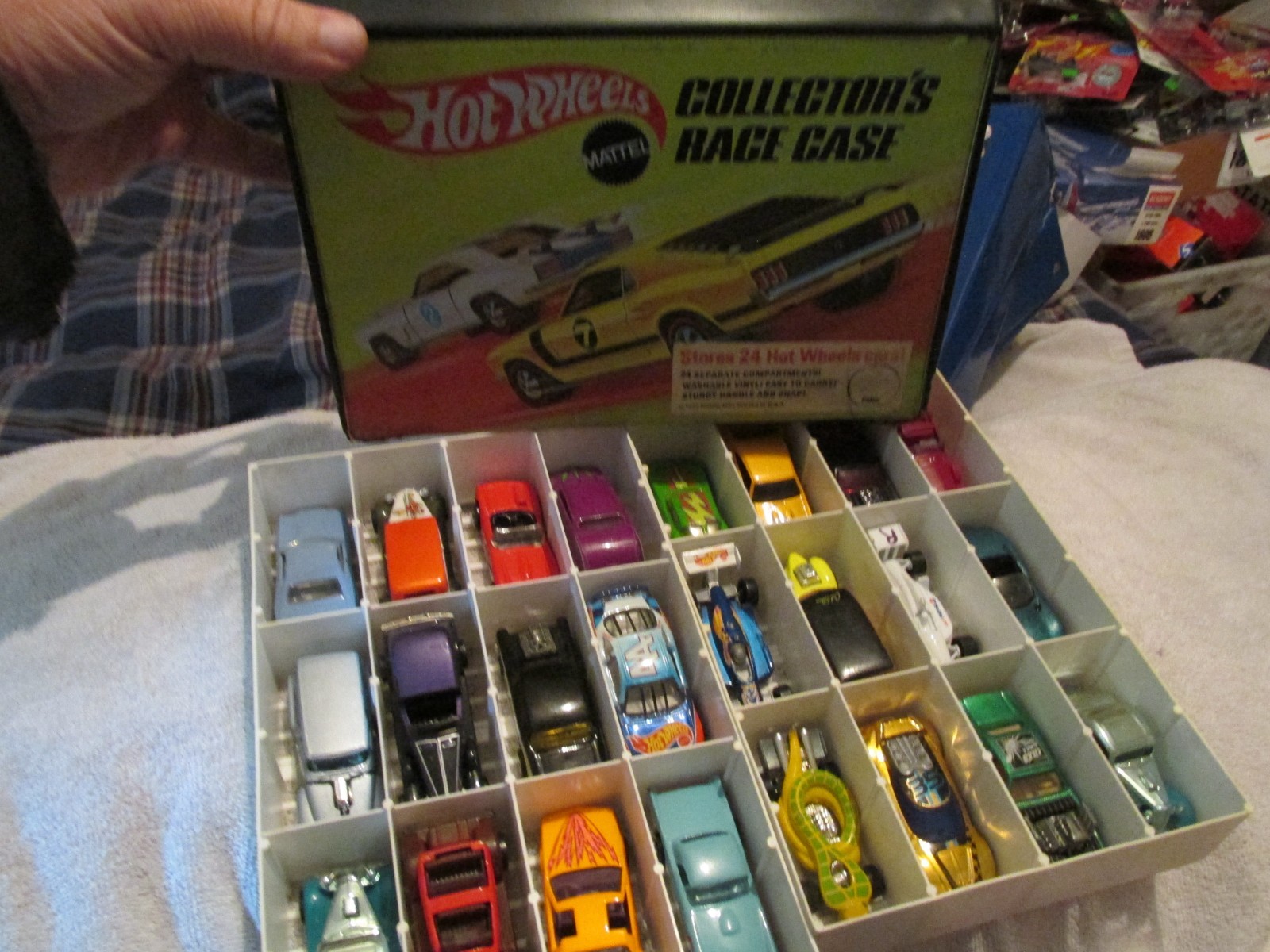 VINTAGE Hot Wheels Redline 24 Car Collector\'s Race Case FULL Trays Cars Trucks VINTAGE Hot Wheels Redline 24 Car Collector\'s Race Case FULL Trays Cars Trucks