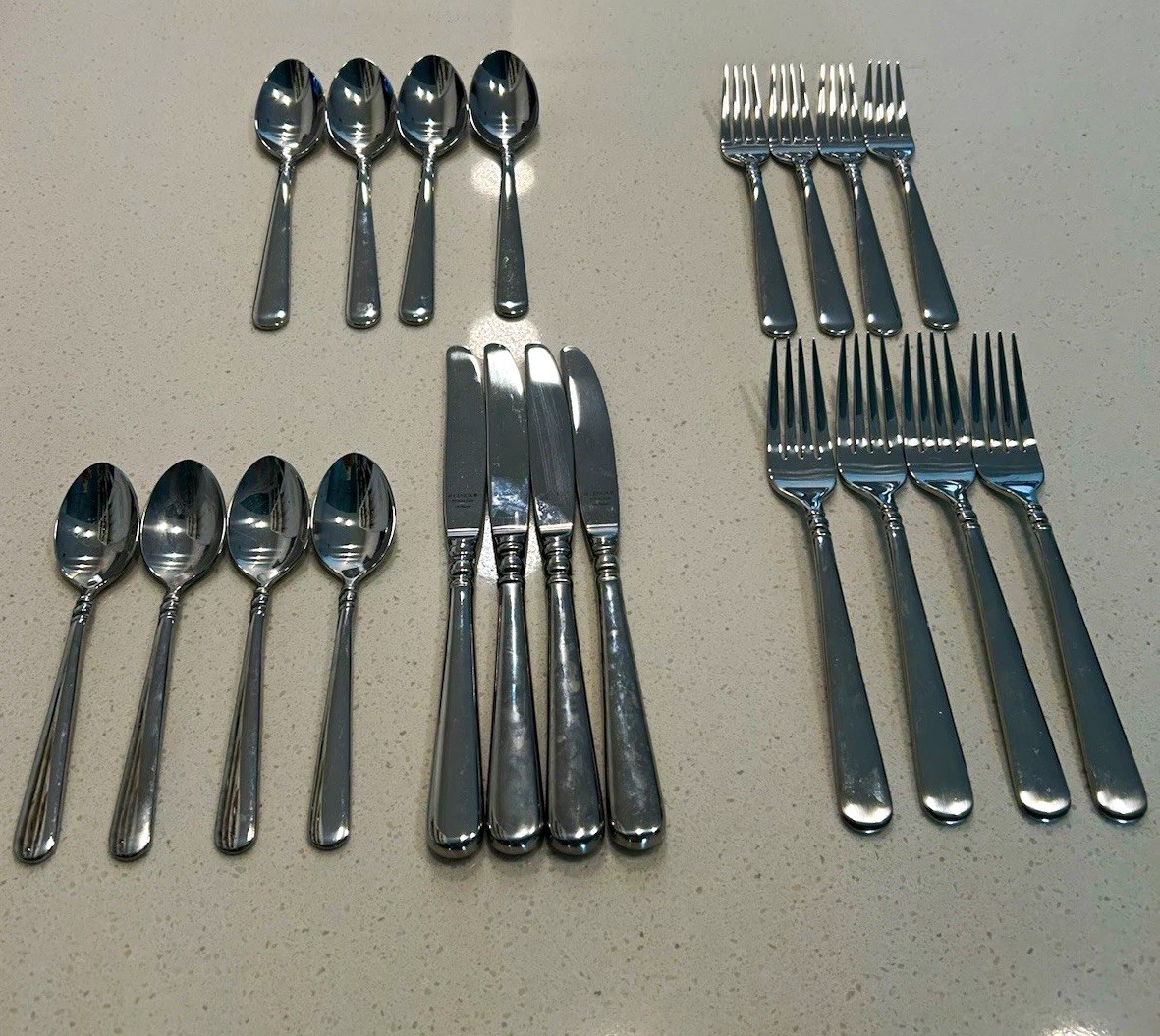 Lenox Pearl Platinum 20-Piece Flatware Set Service for 4 18/10 Stainless + Extra Lenox Pearl Platinum 20-Piece Flatware Set Service for 4 18/10 Stainless + Extra