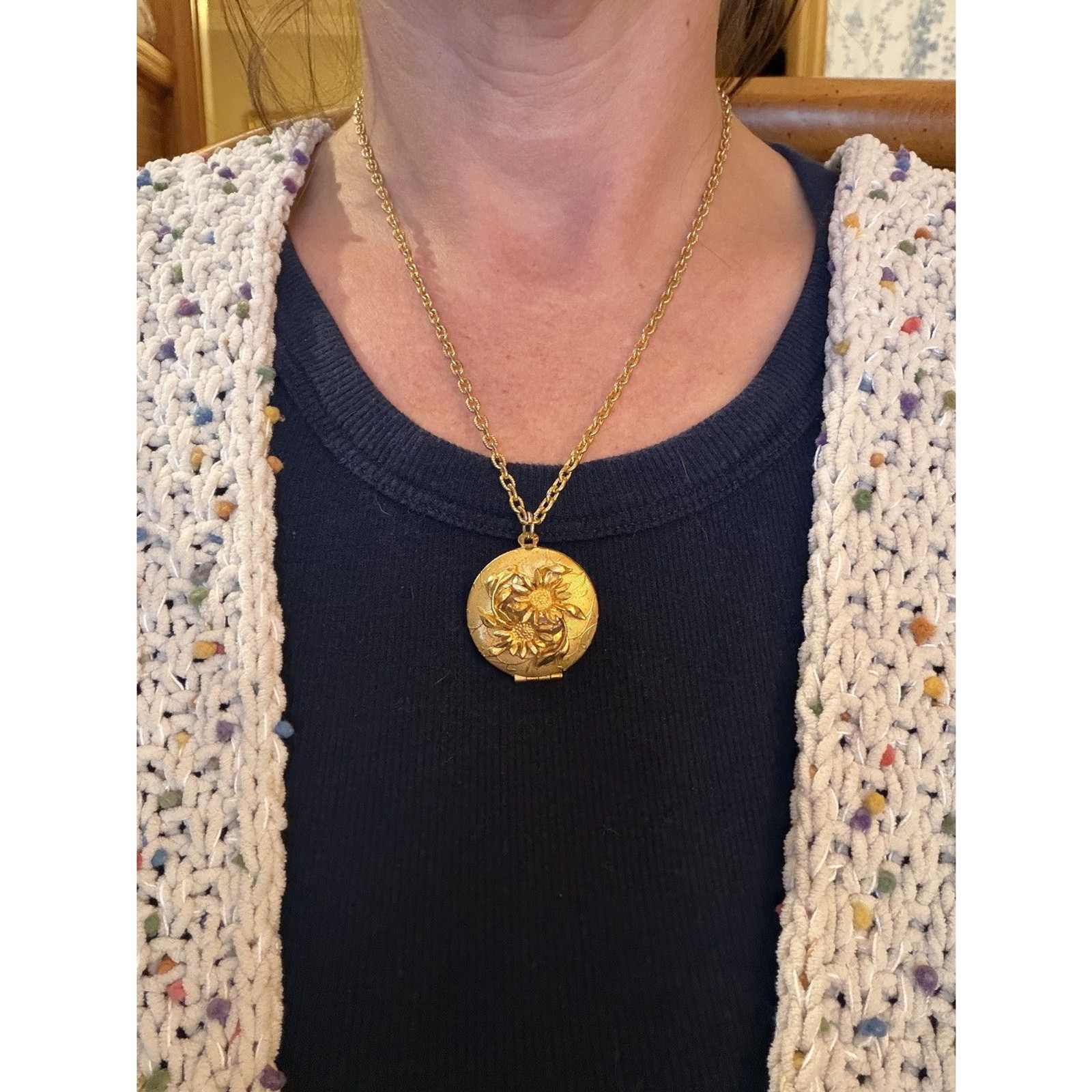 Vintage 1970s Victorian Revival Gold Tone Repoussé Floral Round Locket Necklace Vintage 1970s Victorian Revival Gold Tone Repoussé Floral Round Locket Necklace