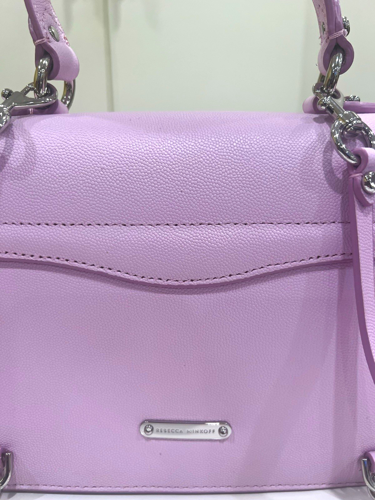 Rebecca Minkoff- VERSITILE 3 way handbag- backbag, shoulder bag, handle. Rebecca Minkoff- VERSITILE 3 way handbag- backbag, shoulder bag, handle.