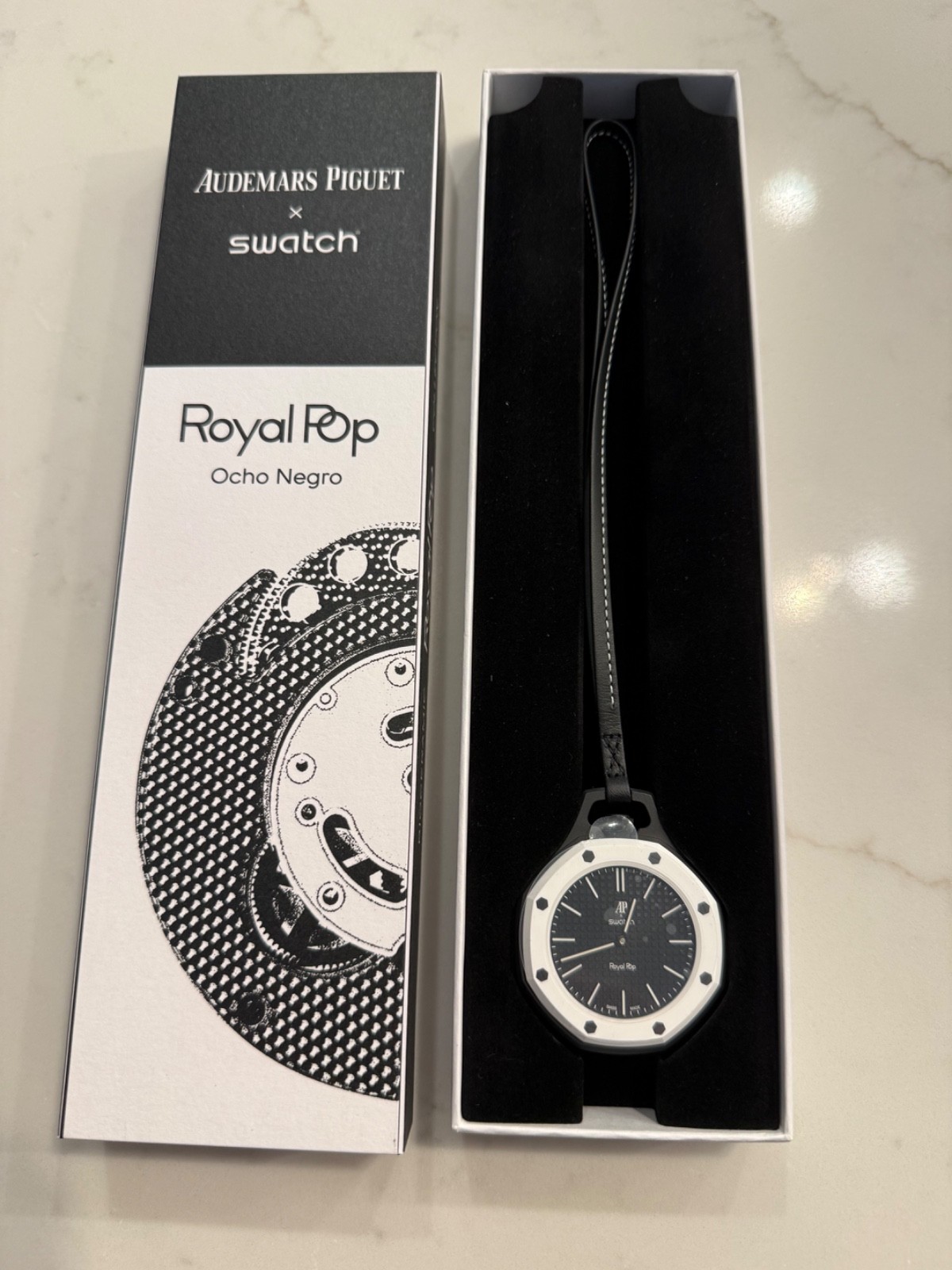 AP X Swatch Royal Pop Ocho Negro AP X Swatch Royal Pop Ocho Negro