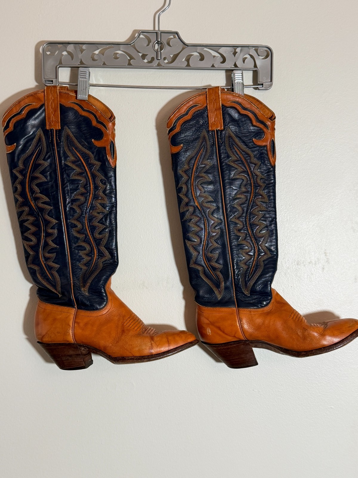 VINTAGE 70\'S J CHISHOLM WESTERN COWBOY TEXAS EMBROIDERED TALL BOOTS 6 VINTAGE 70\'S J CHISHOLM WESTERN COWBOY TEXAS EMBROIDERED TALL BOOTS 6