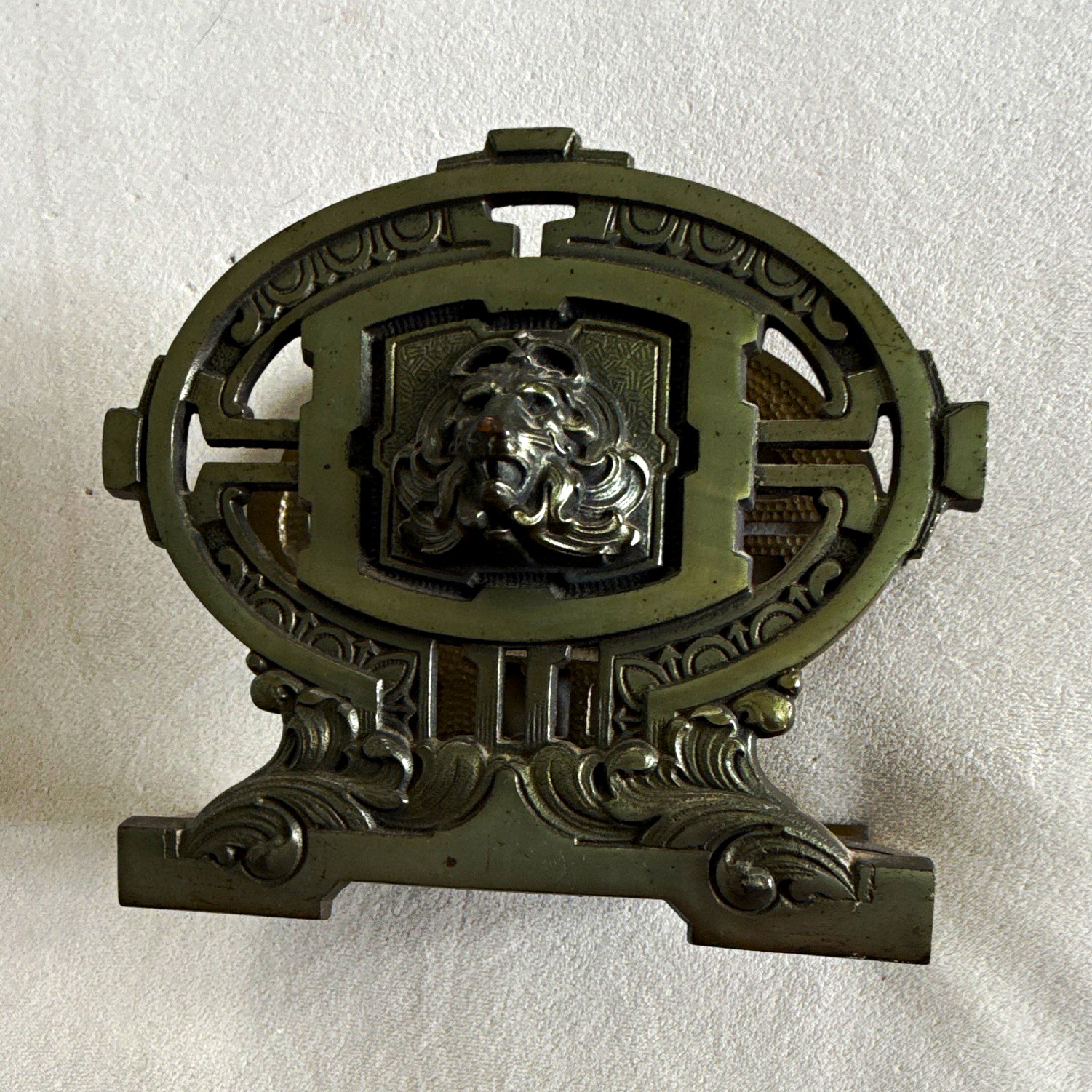 Art Nouveau 3D Lion Bronze Metal Ornate Design holder Art Nouveau 3D Lion Bronze Metal Ornate Design holder