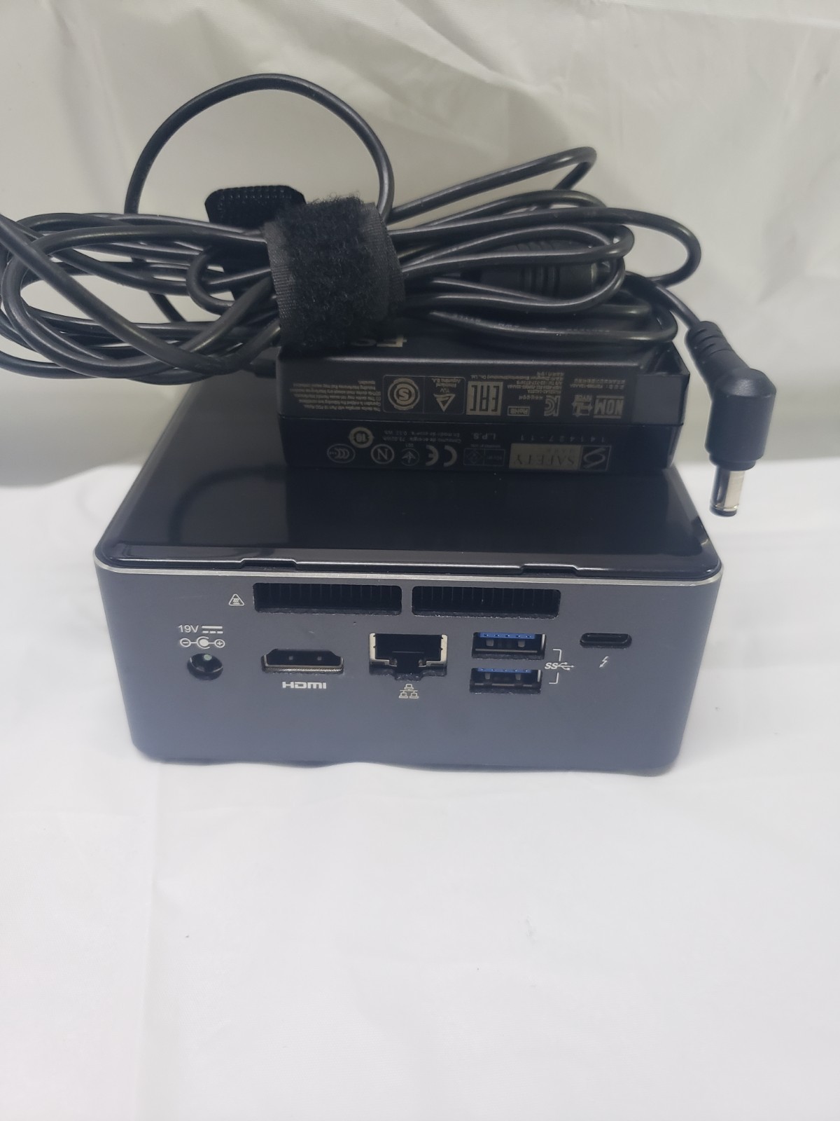 Intel NUC -i5 7260U_16gb Ram 256GB SSD,WIN 11P 2.20Ghz Intel NUC -i5 7260U_16gb Ram 256GB SSD,WIN 11P 2.20Ghz