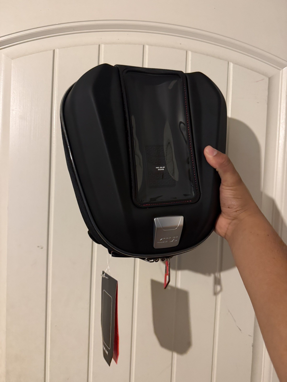 Givi Tanklock Tank Bag Sport-T - 6/Liter ST611B Givi Tanklock Tank Bag Sport-T - 6/Liter ST611B
