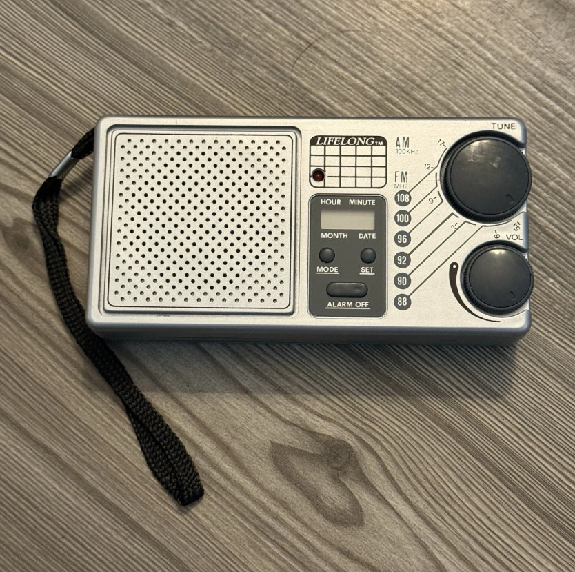 Vintage LIFELONG Portable AM FM Radio Model 845 LCD Alarm Clock + Instructions