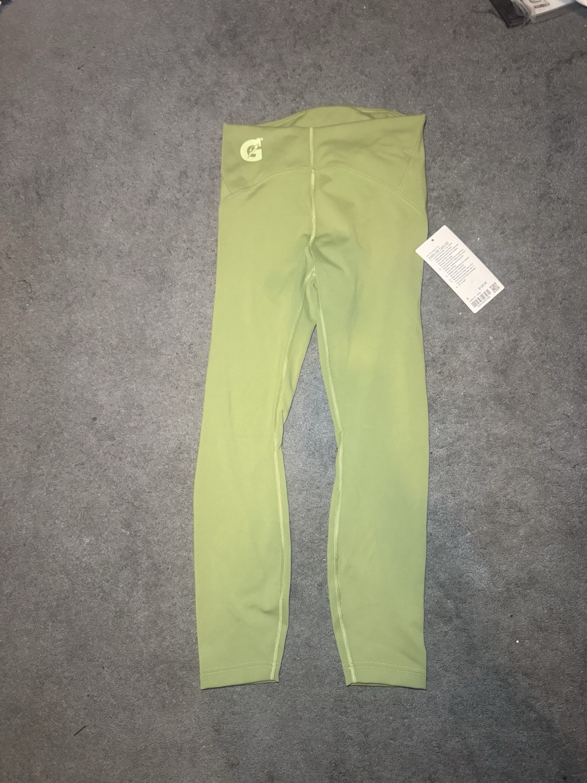 Lululemon InStill HR Tight 25 Leggings Size 8 Green NWT Lululemon InStill HR Tight 25 Leggings Size 8 Green NWT