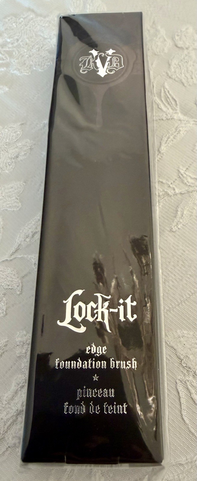 new NIB Authentic Kat Von D Lock it edge foundation brush discontinued SEALED 