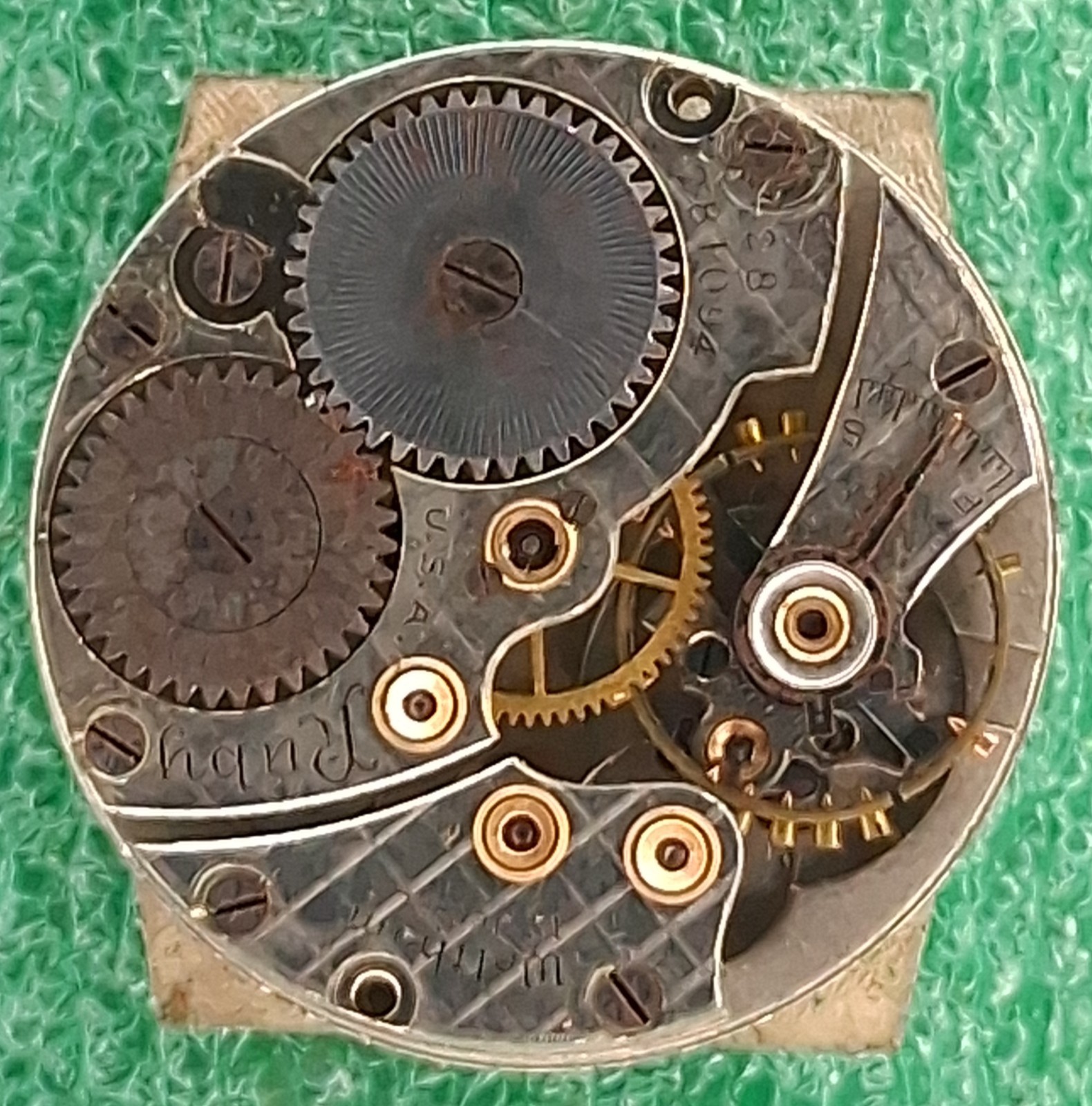 Lot M641 Mens Waltham Ruby 28 Manual Wind Up 17J Movement Vintage Watch Parts
