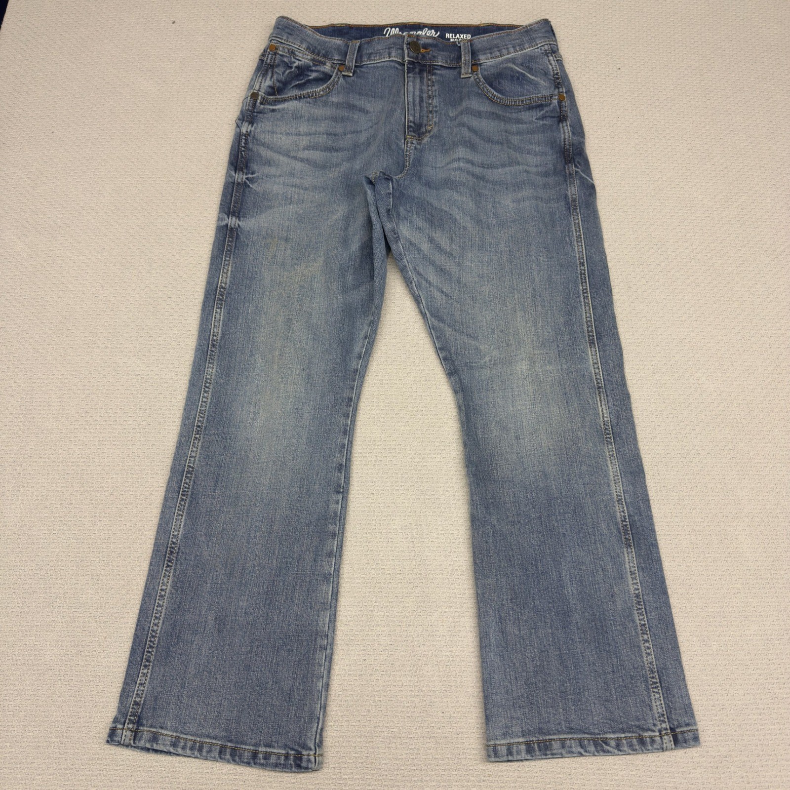 Wrangler Retro Relaxed Bootcut Jeans Mens 32x30 Blue Denim Western Cowboy Faded Wrangler Retro Relaxed Bootcut Jeans Mens 32x30 Blue Denim Western Cowboy Faded