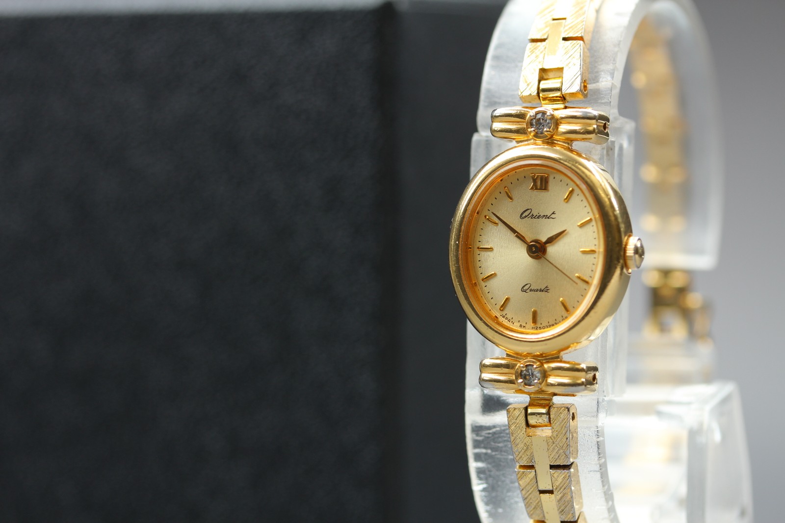 Vintage 1980s-1990s Orient H25529-30 Gold Oval Quartz Ladies Watch From JAPAN