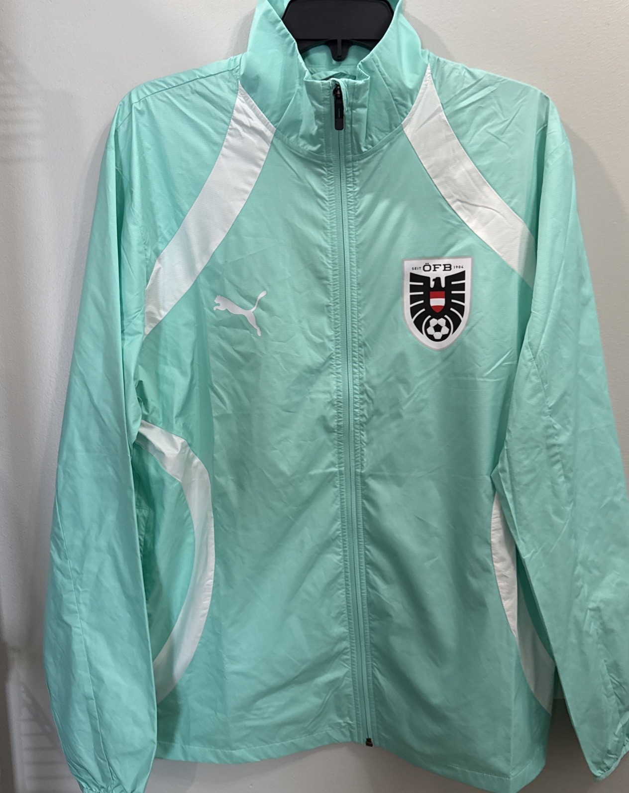 NWT PUMA Austria National Team 2024 Pre-Match Woven Jacket Men\'s Med  774172-07