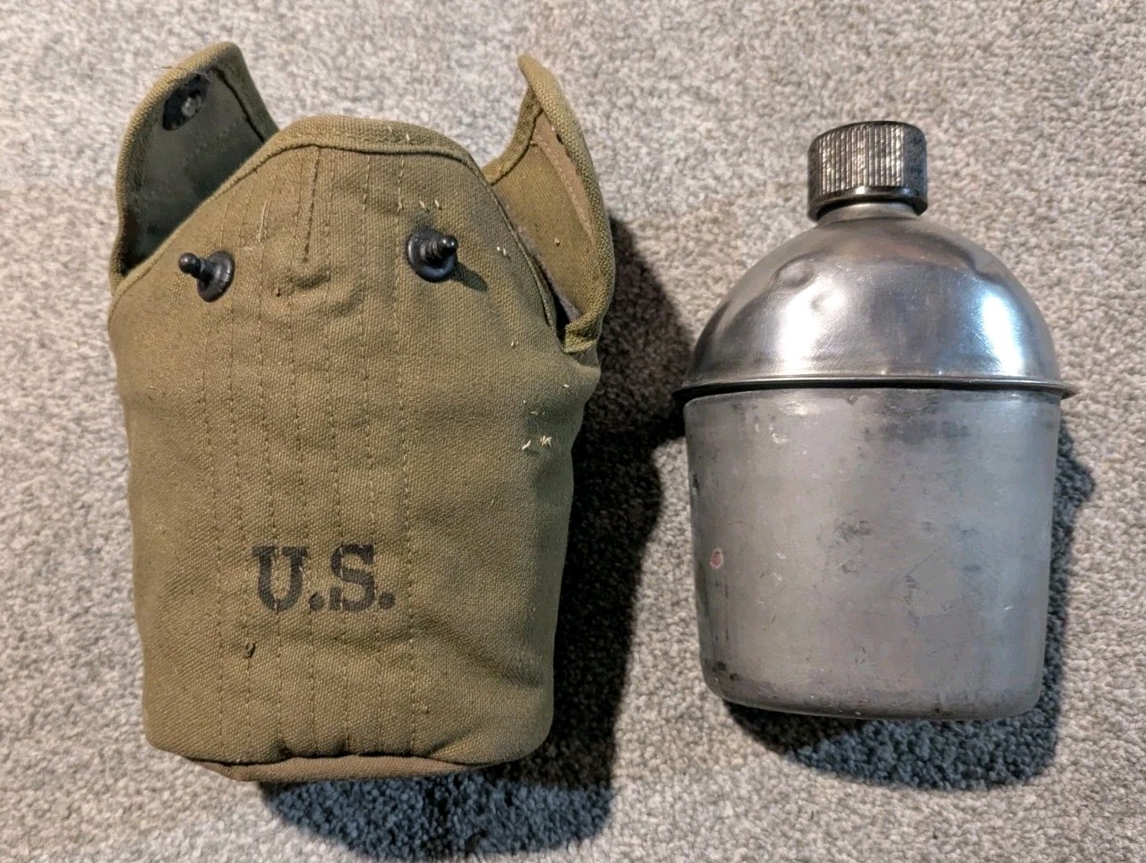 Vintage US Army Canteen With Cup WWII 1940s Military 1941 Vintage US Army Canteen With Cup WWII 1940s Military 1941