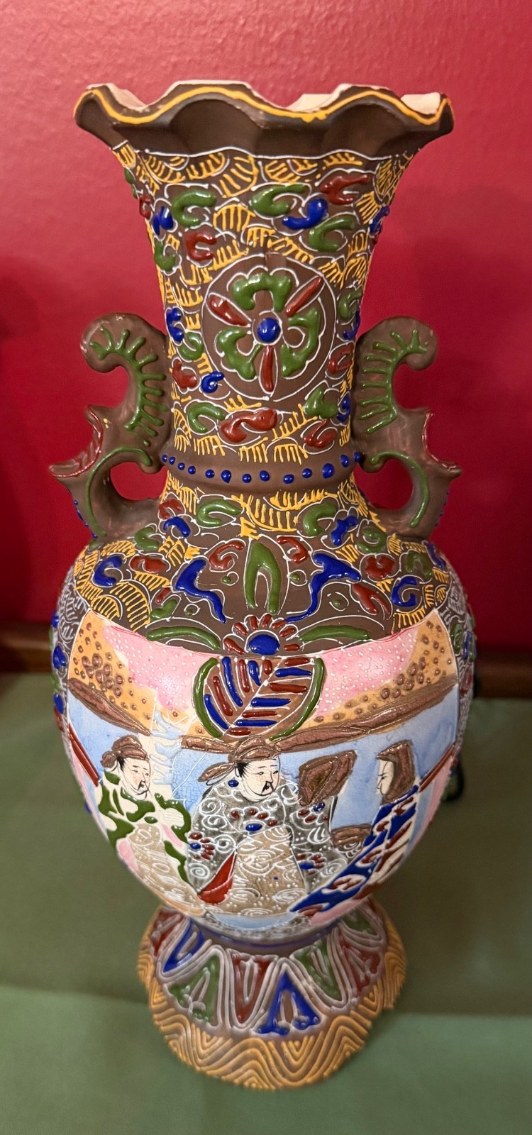vintage Japanese Satsuma-style moriage earthenware vase vintage Japanese Satsuma-style moriage earthenware vase