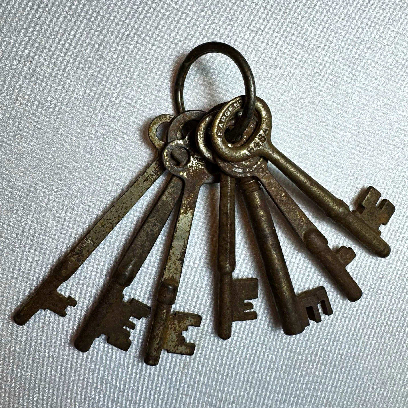 7 Antique Vintage Skeleton Keys Lot Yale Penn Sargent Hollow Barrel Key Ring 7 Antique Vintage Skeleton Keys Lot Yale Penn Sargent Hollow Barrel Key Ring