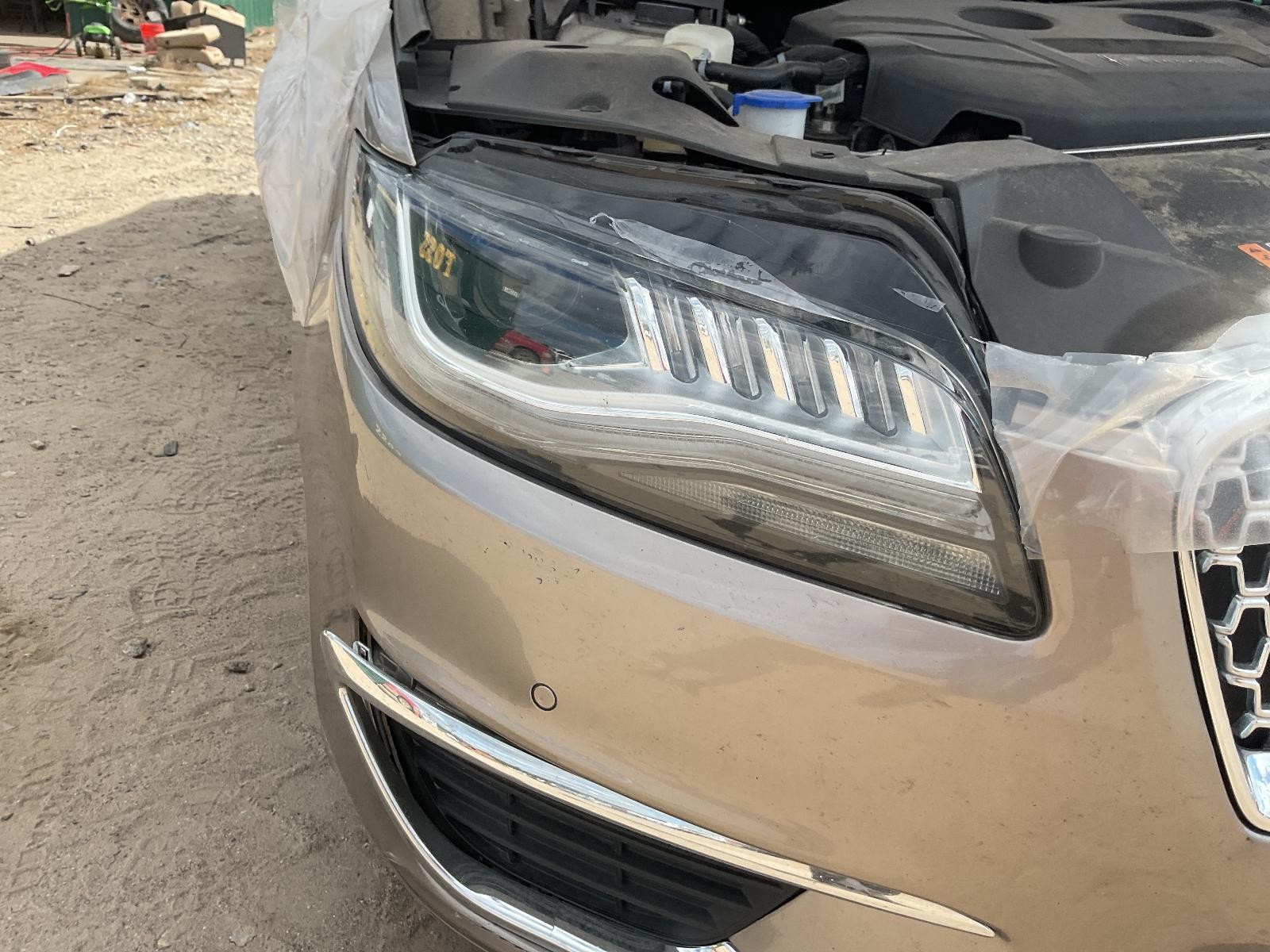 Used Right Headlight Assembly fits: 2019 Lincoln Mkz adaptive headlamps LED sign