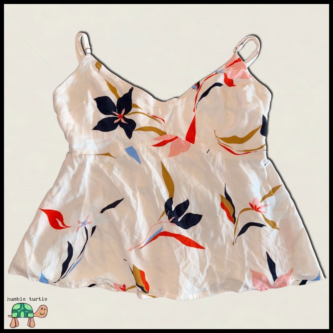 O\'Neill Women\'s Tropical Floral Smocked Babydoll Tank Top | Size Small | EUC O\'Neill Women\'s Tropical Floral Smocked Babydoll Tank Top | Size Small | EUC