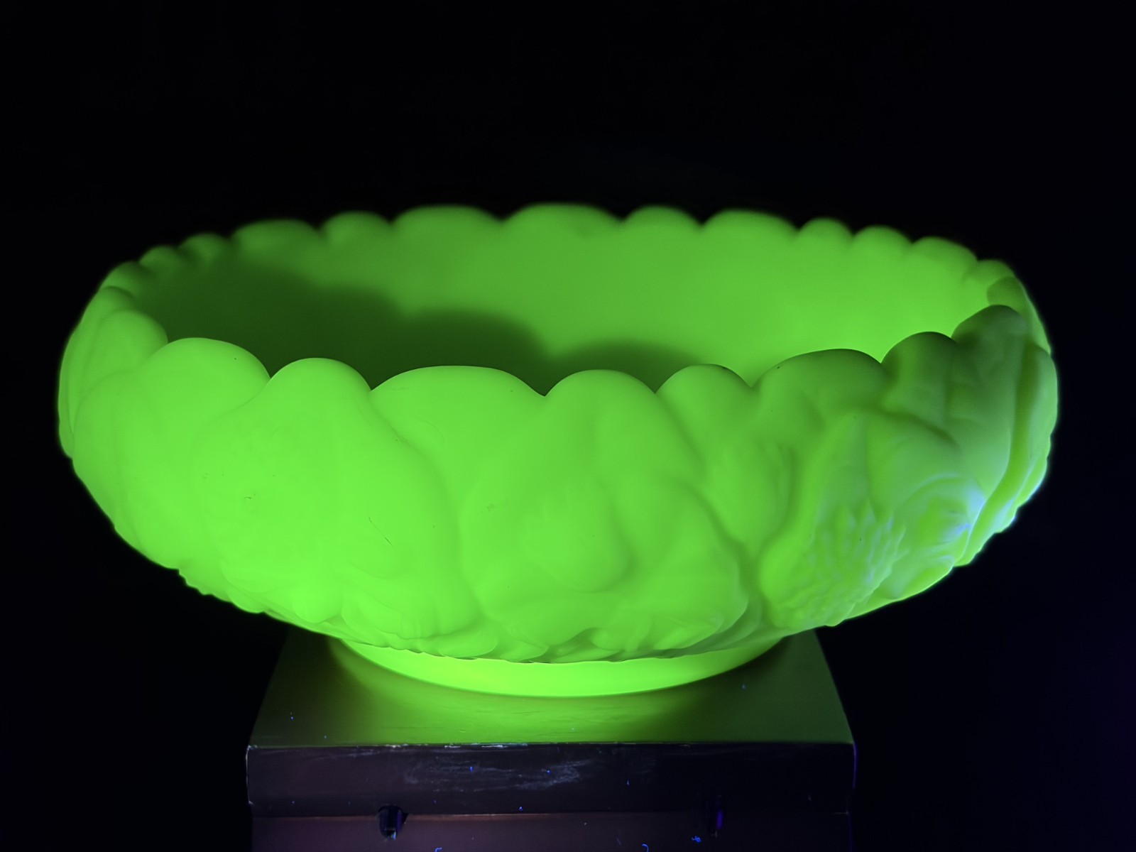 Amazing Vintage Fenton Lime Satin Uranium Glass Water Lily Cattail Bowl 9 Amazing Vintage Fenton Lime Satin Uranium Glass Water Lily Cattail Bowl 9
