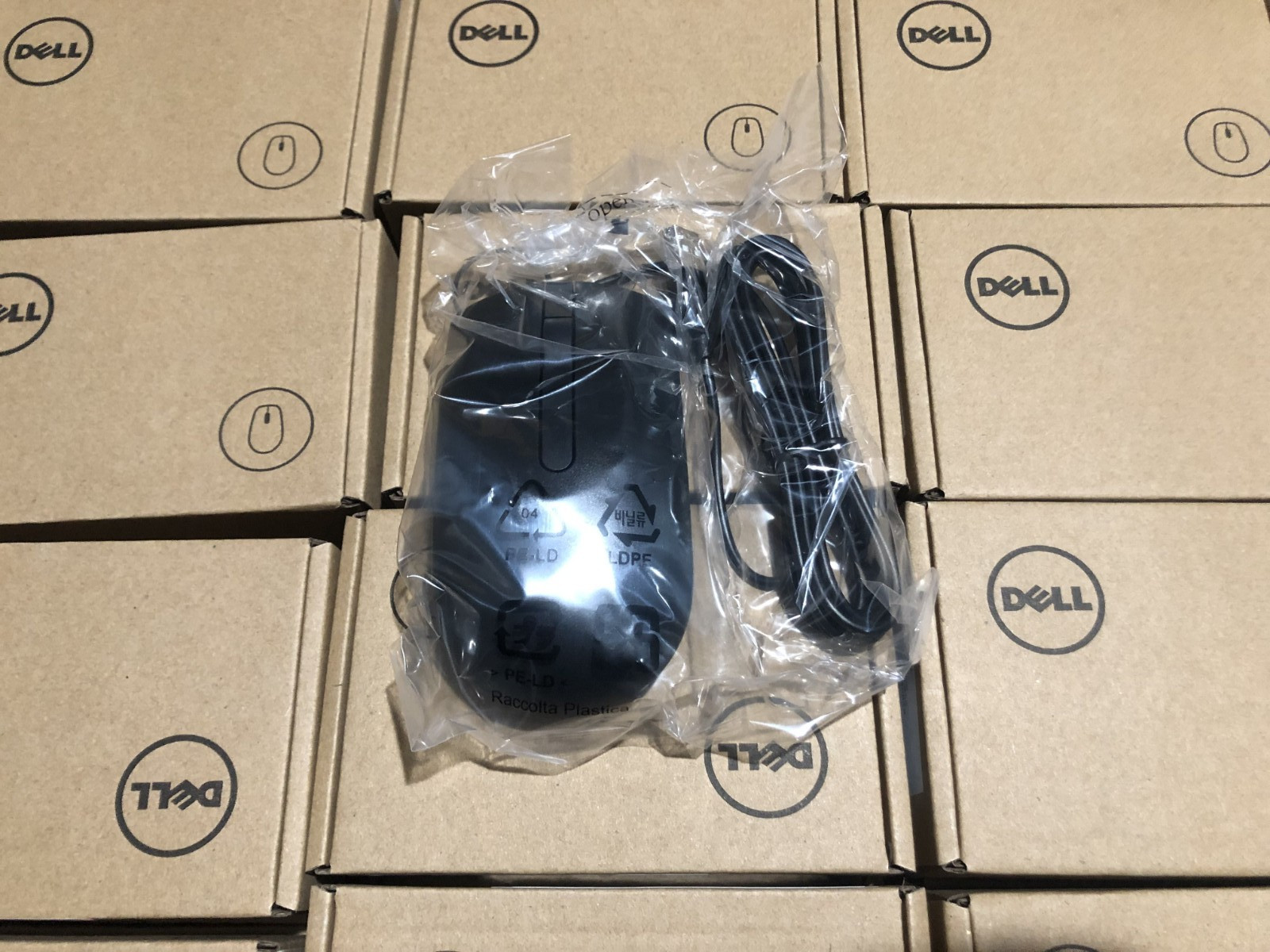 *LOT OF 50* - NEW Dell MS116 Wired USB Optical Mouse MS116-BK - Black 275-BBCB *LOT OF 50* - NEW Dell MS116 Wired USB Optical Mouse MS116-BK - Black 275-BBCB