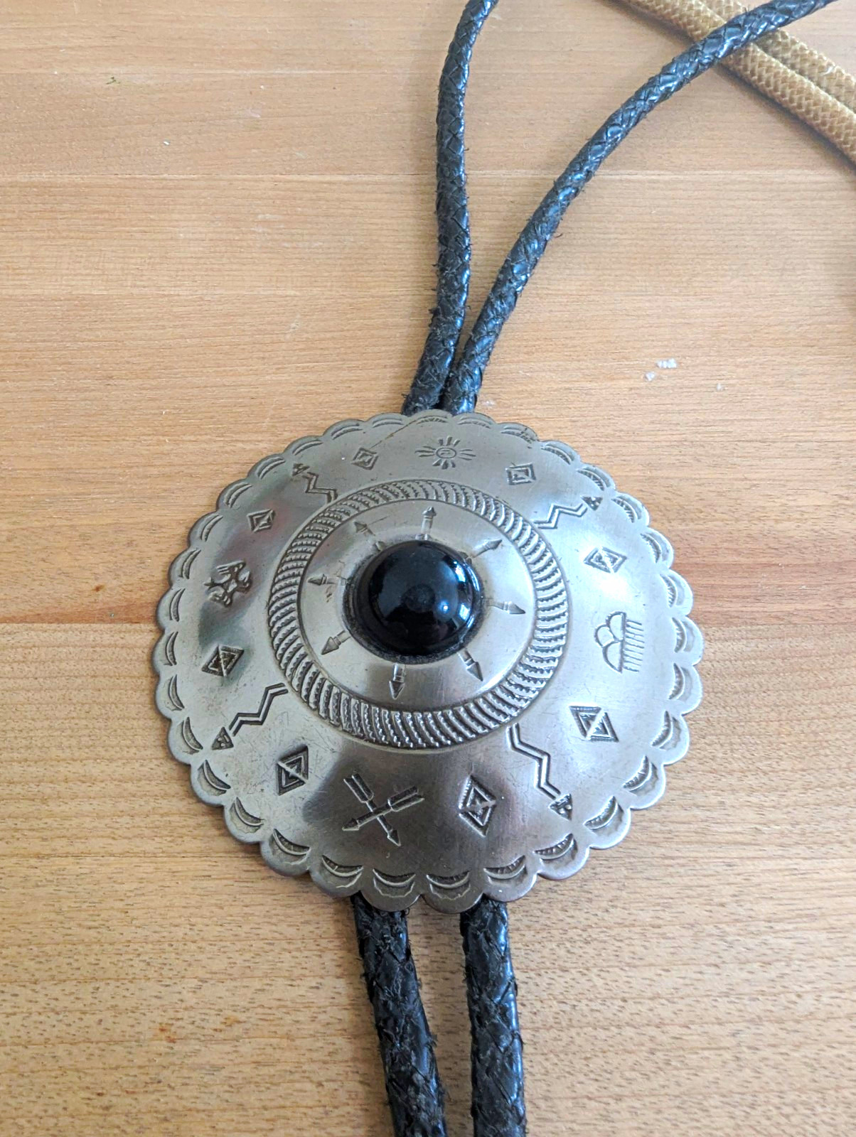 Men\'s Western Adjustable Bolo Tie Black Braided Cord Silver Tone Round Black Men\'s Western Adjustable Bolo Tie Black Braided Cord Silver Tone Round Black