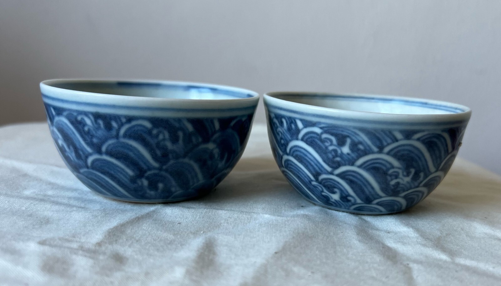 pair of chinese antique porcelain cup. Ming Xuande, Dia 3 1/8 inches pair of chinese antique porcelain cup. Ming Xuande, Dia 3 1/8 inches