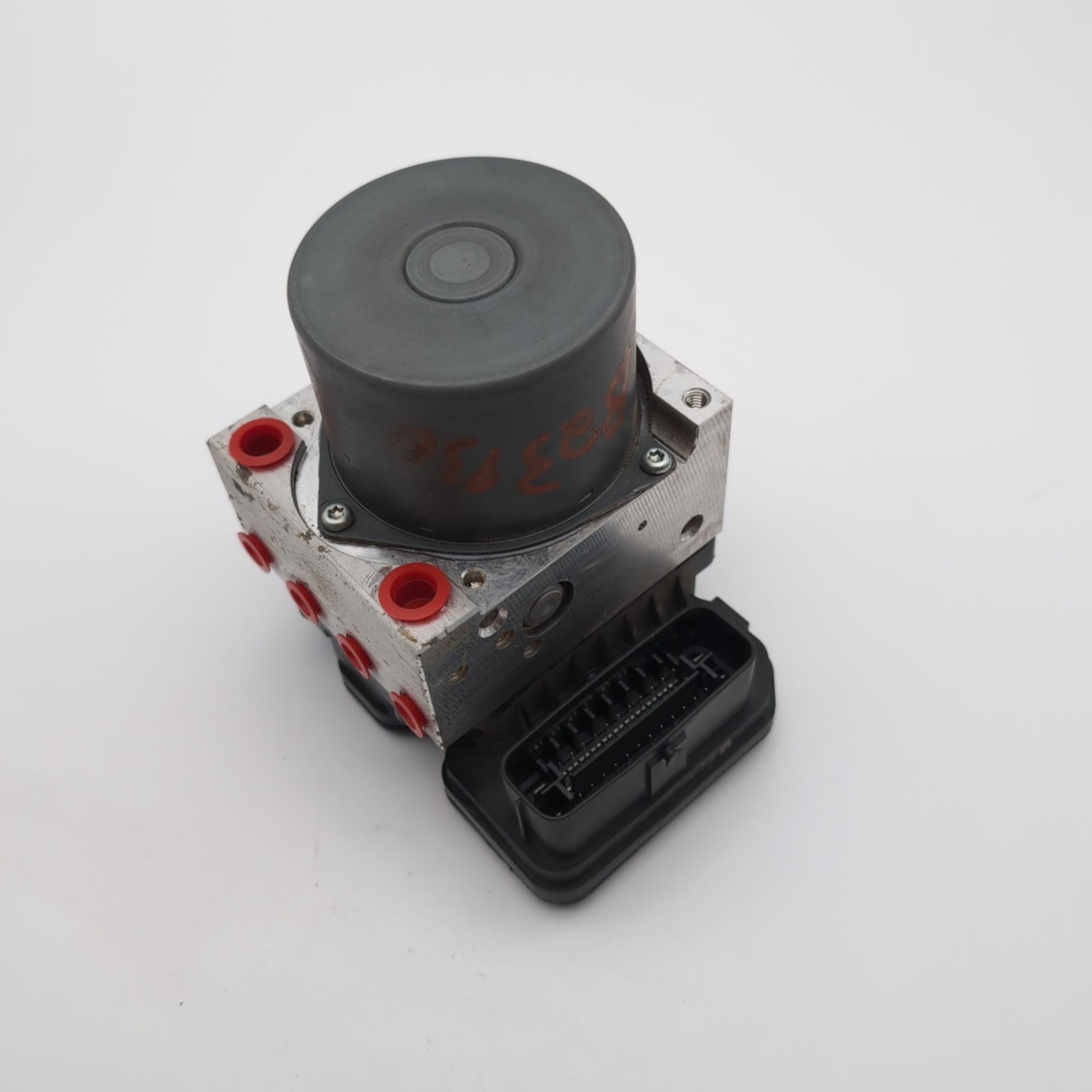 2018 - 2022 Toyota Tacoma ABS Anti Lock Brake Pump Control Unit 44540-04180