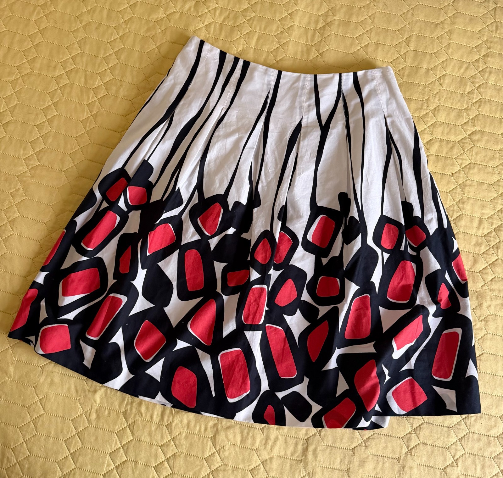 Talbots Red Black White Floral Cotton Pleated Skirt Womens Size 6 Regular