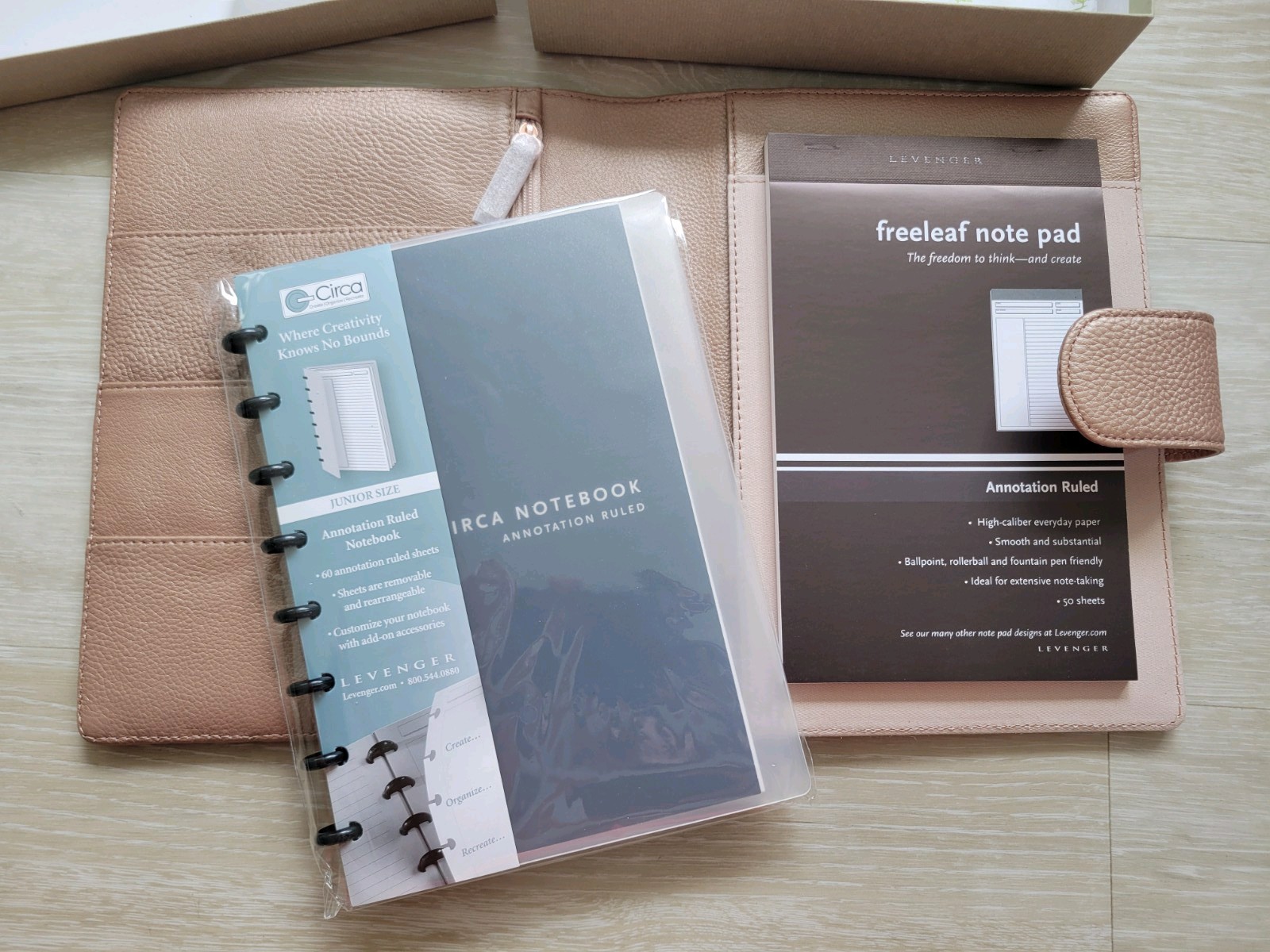 NIB Levenger pink leather Junior Softolio, includes Circa Notebook & notepad NIB Levenger pink leather Junior Softolio, includes Circa Notebook & notepad