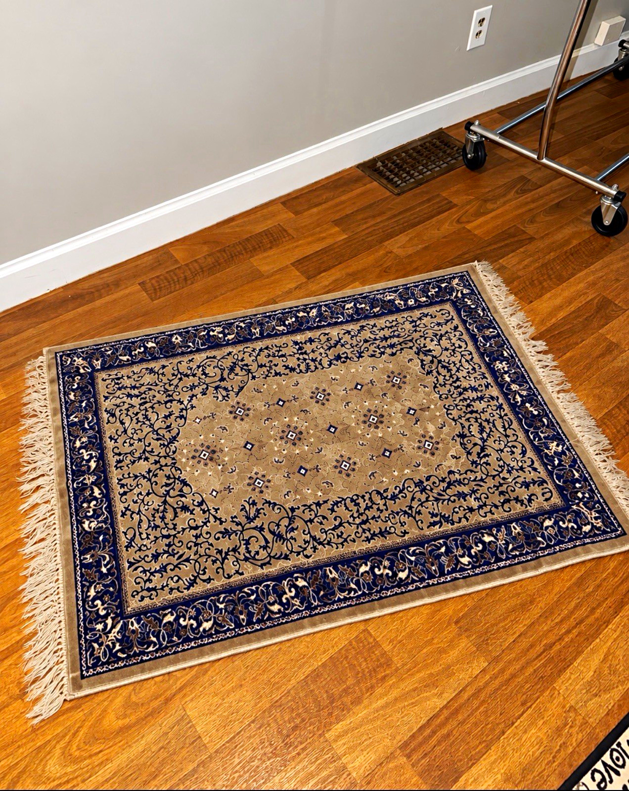 Vintage Traditional Beige & Blue Rug