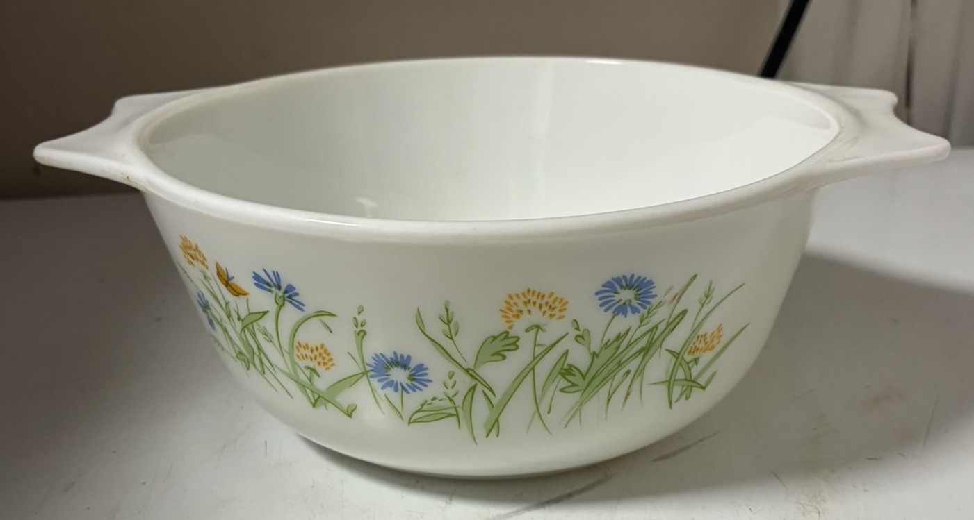Vintage Pyrex England Field Flowers Opal Glass Bowl Vintage Pyrex England Field Flowers Opal Glass Bowl