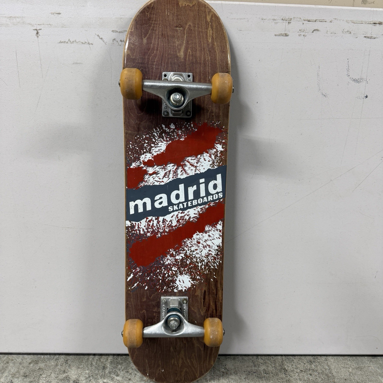 Vintage Madrid Skateboard Explosion Wood Grain Cadillac Trucks Complete Vintage Madrid Skateboard Explosion Wood Grain Cadillac Trucks Complete