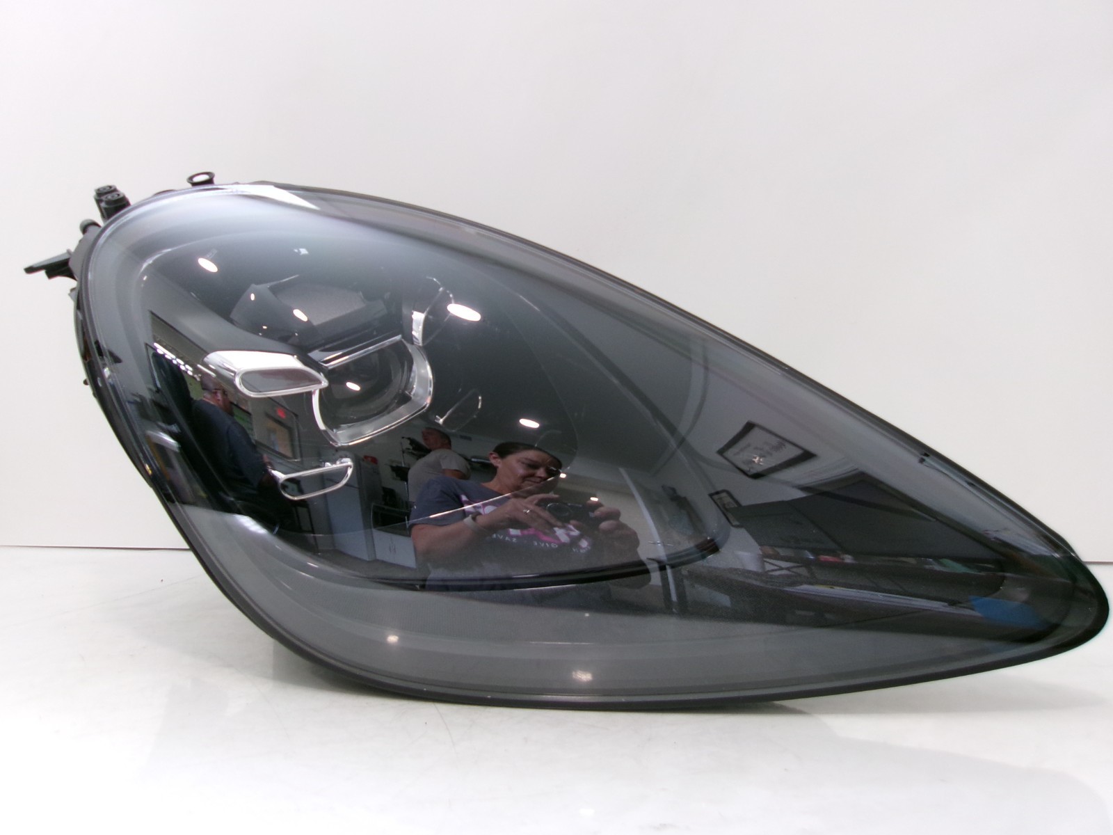 2019 - 2023 Porsche Cayenne Passenger Right RH Non-Adaptive LED Headlight OEM
