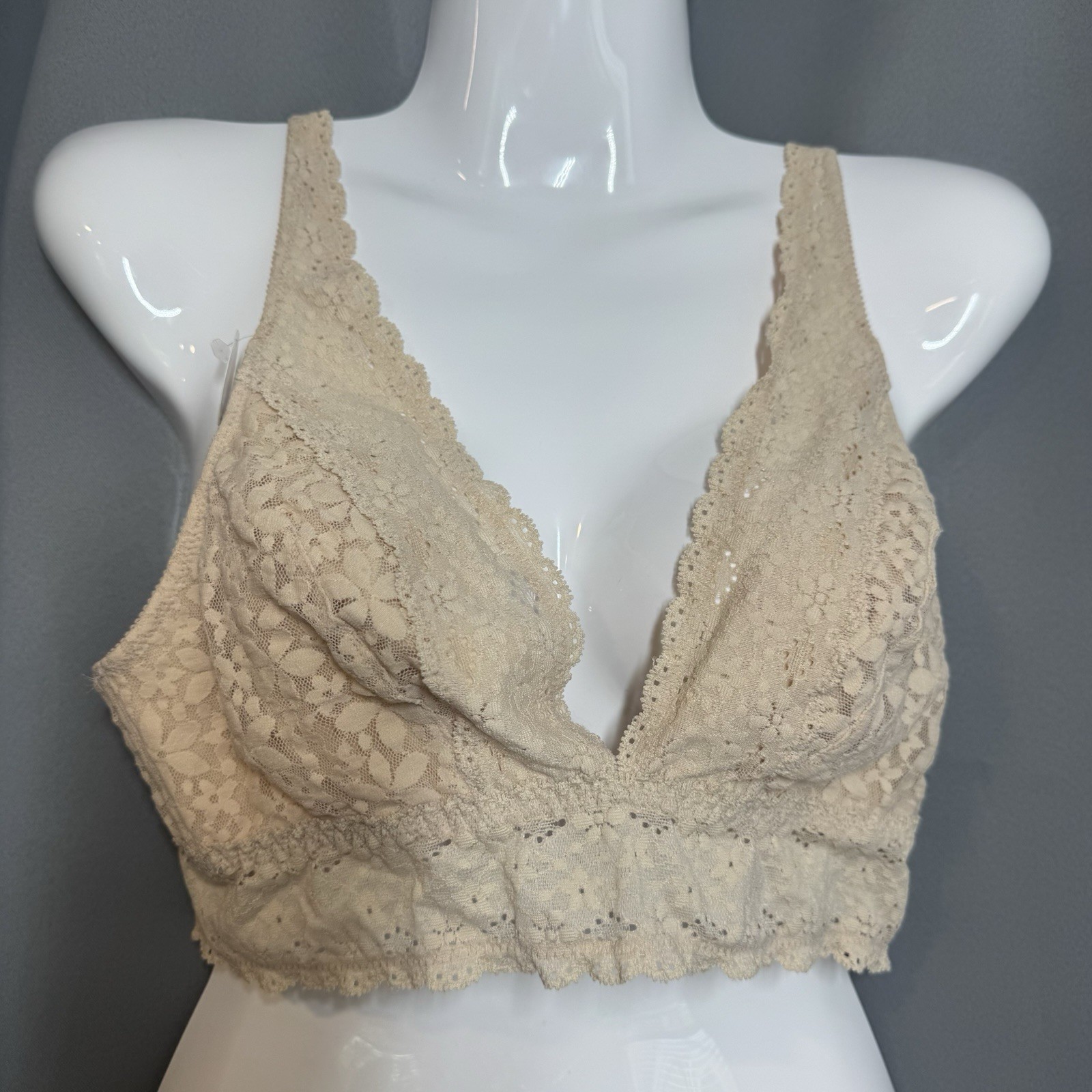NWT Wacoal Halo Lace Wire Free Bralette 38 Beige Comfort Convertible 811205 NWT Wacoal Halo Lace Wire Free Bralette 38 Beige Comfort Convertible 811205