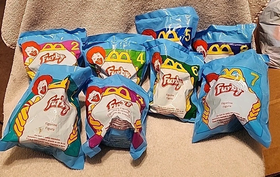 COMPLETE SET of 8 Vintage 1998 McDonald\'s FURBYS Happy Meal Toys COMPLETE SET of 8 Vintage 1998 McDonald\'s FURBYS Happy Meal Toys