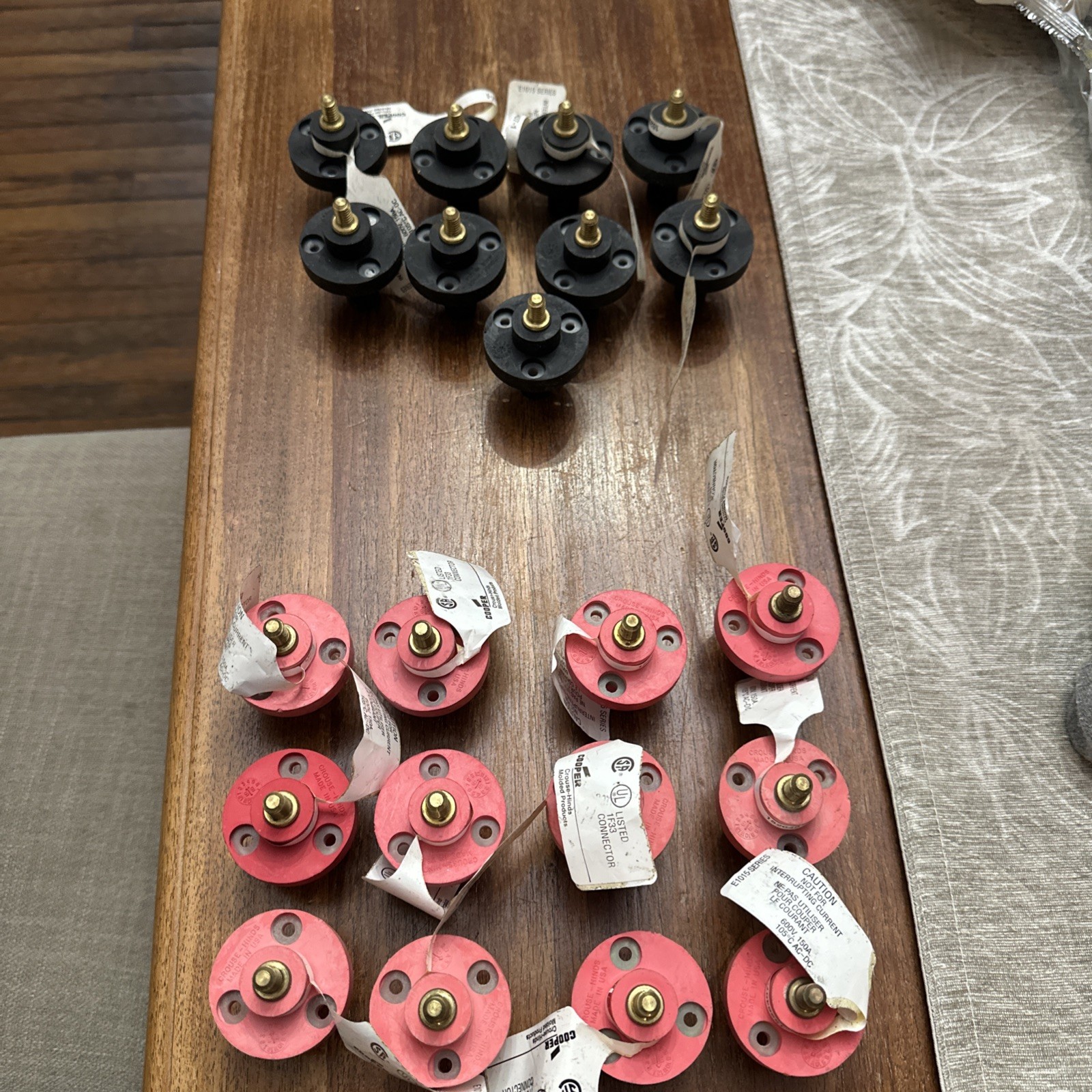 Qty 21 COOPER CROUSE HINDS 1F33 E1015 SERIES CONNECTORS NEW OLD STOCK Qty 21 COOPER CROUSE HINDS 1F33 E1015 SERIES CONNECTORS NEW OLD STOCK