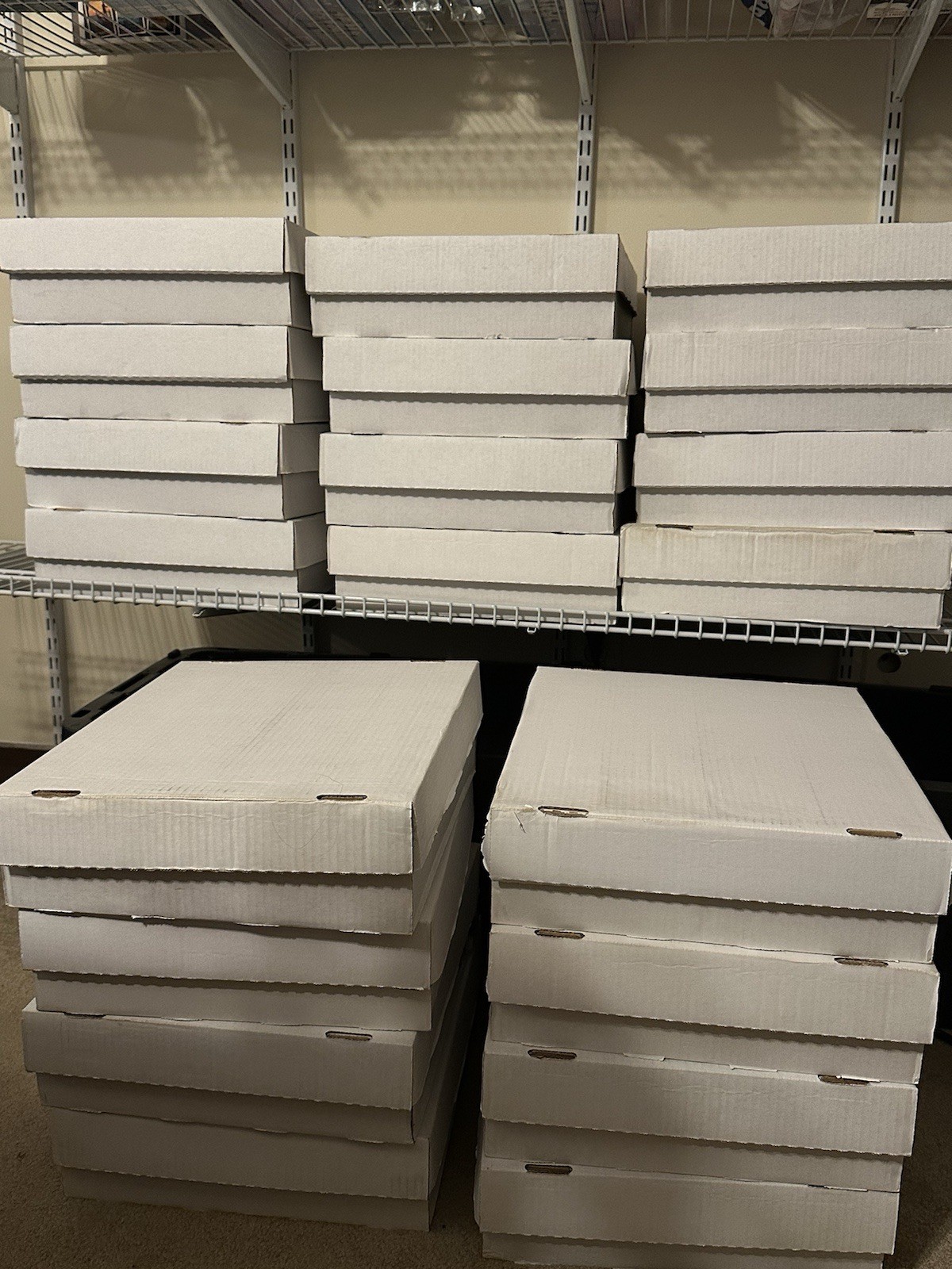 HUGE LOT OF 1000 FOOTBALL CARDS COLLECTION LIQUIDATION SALE NFL HUGE LOT OF 1000 FOOTBALL CARDS COLLECTION LIQUIDATION SALE NFL