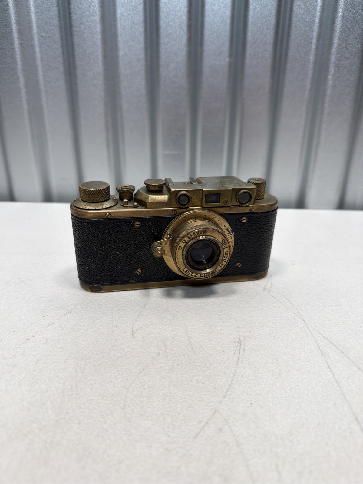 Leica D.R.P. Ernst Leitz Wetzlar Rangefinder Camera Gold/Black Leica D.R.P. Ernst Leitz Wetzlar Rangefinder Camera Gold/Black