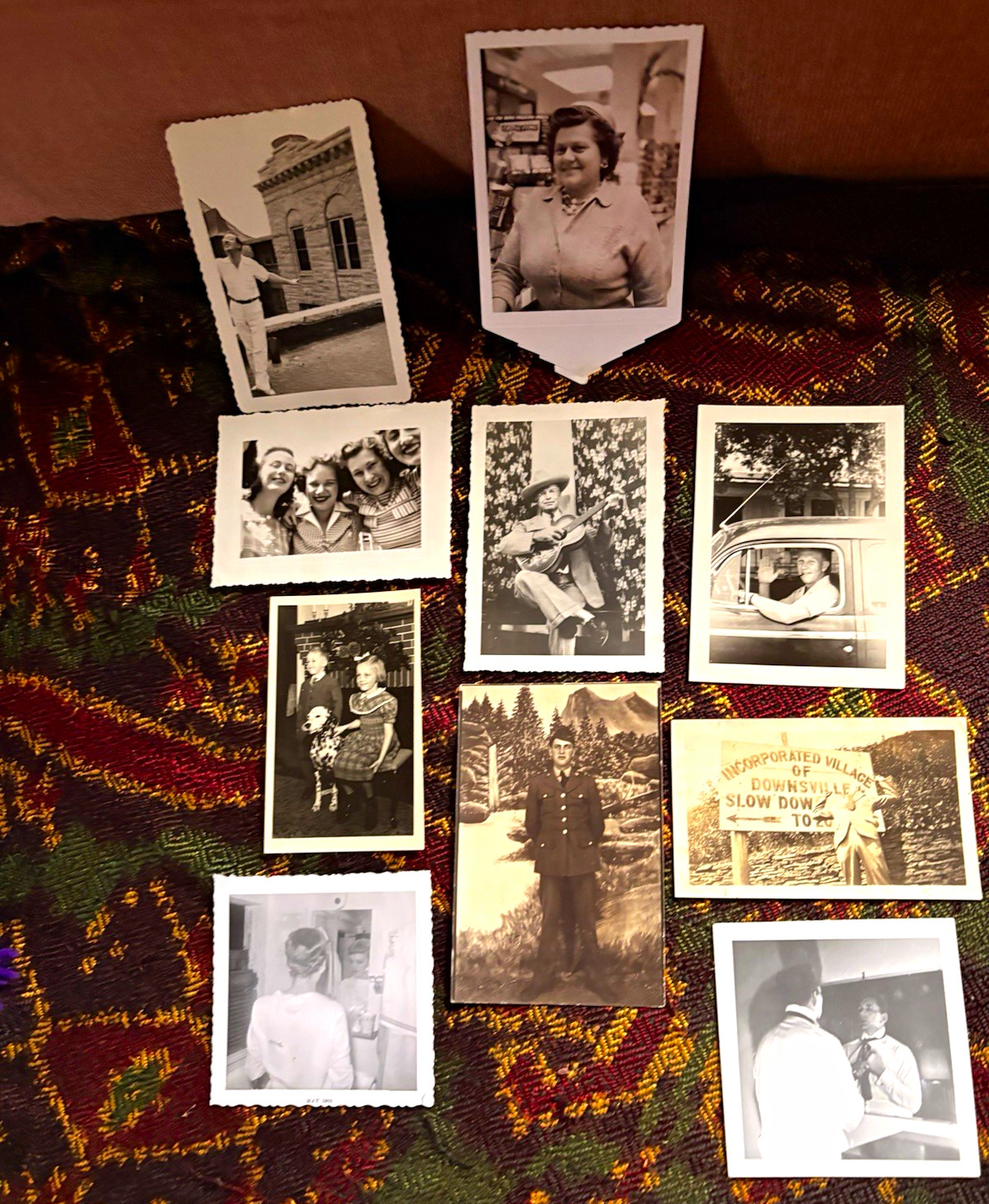 Hugh Lot 500+ Vintage Snapshots B&W Good Condition