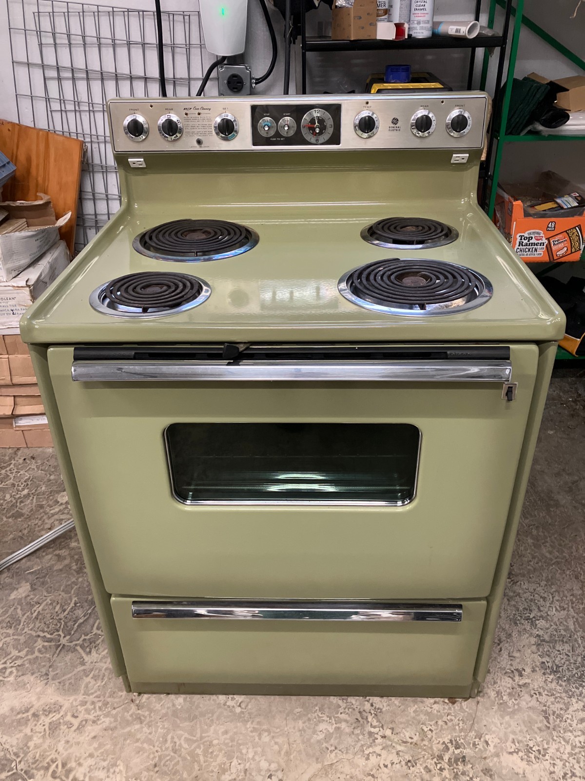 Vintage 1970s GE Avocado Green Electric Range Oven Stove Mid Century Retro Vintage 1970s GE Avocado Green Electric Range Oven Stove Mid Century Retro