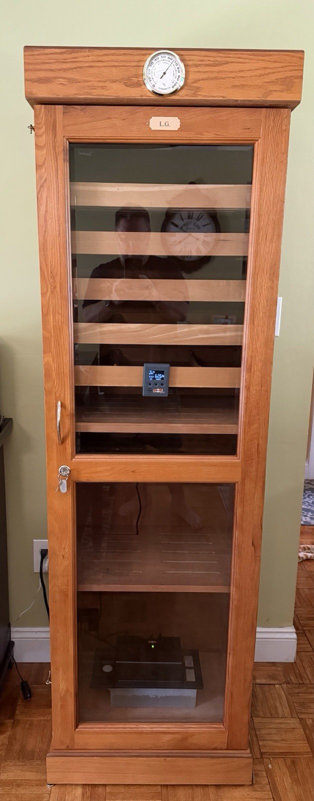 Humidor Supreme Large Cigar Humidor Cabinet 7 Shelves, Oak - 3000 Cigar Storage