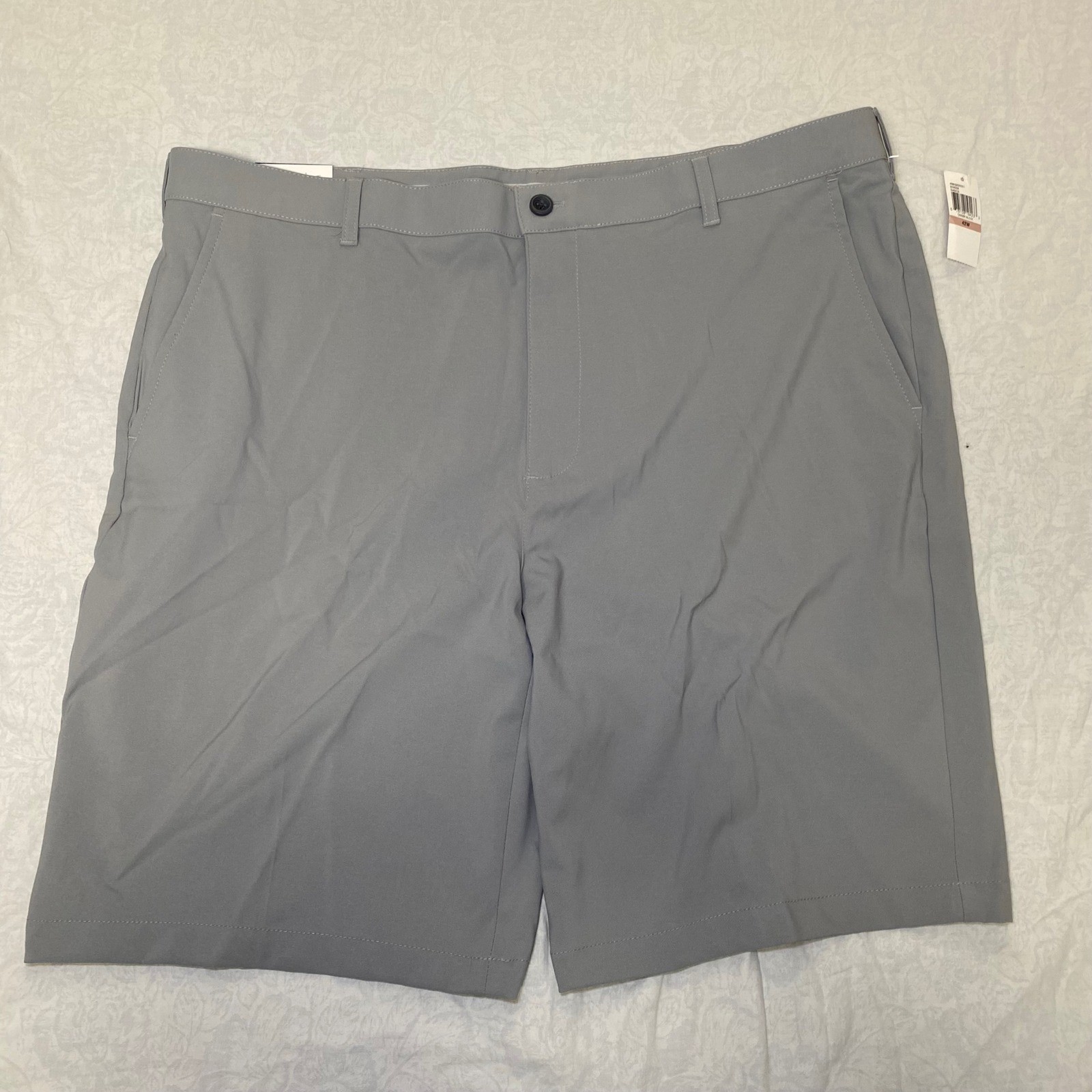 NWT IZOD Golf SportFlex Shorts Men\'s 42 Gray Straight Fit Stretch Performance