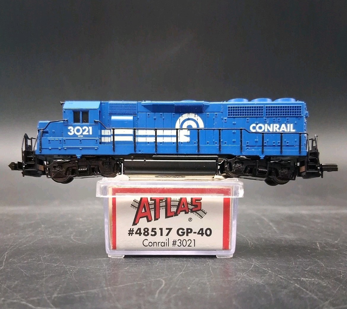 Atlas N Gauge 48517 GP-40 Conrail 3021 Locomotive