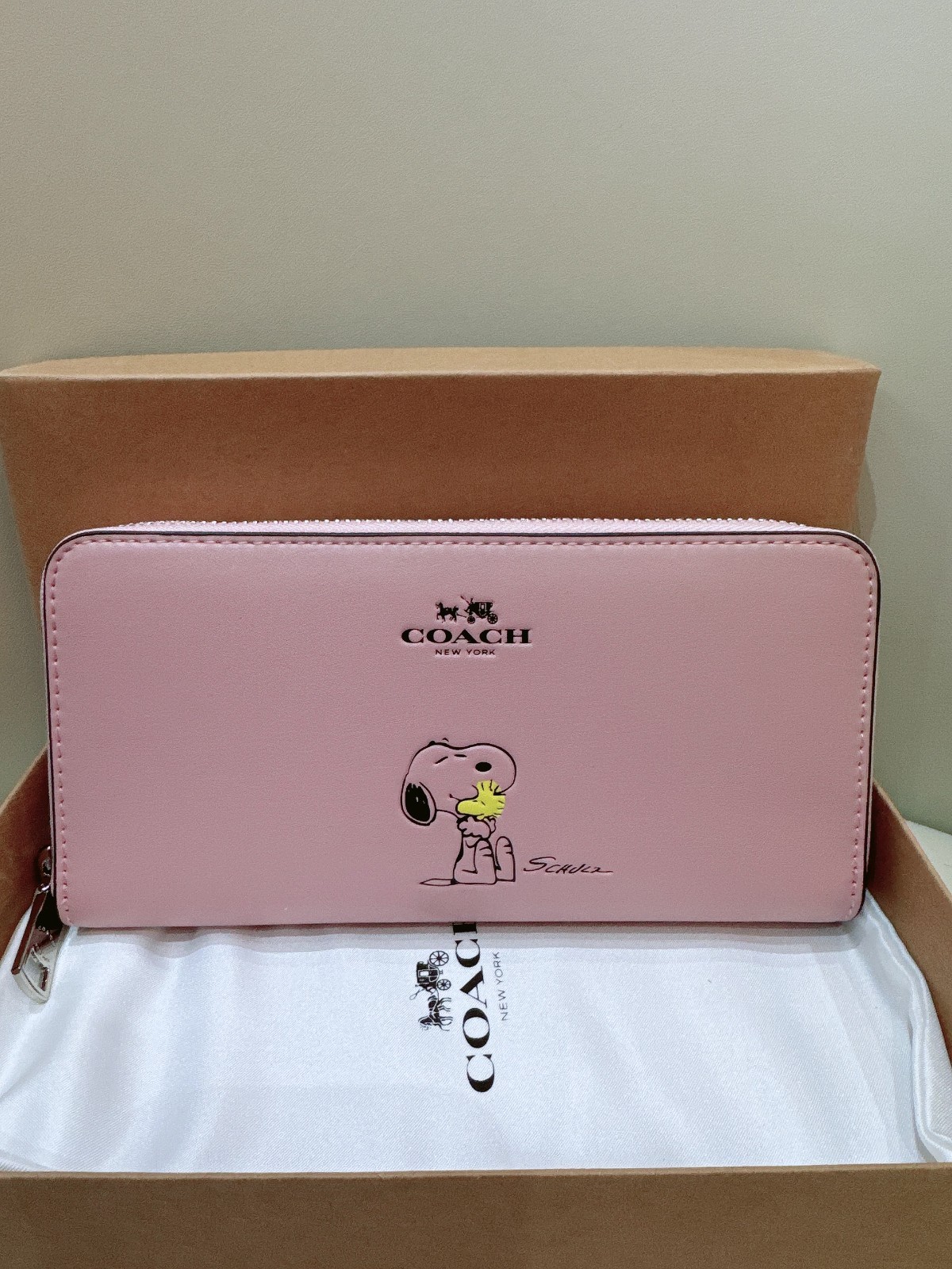 NWOT COACH x PEANUTS Long Wallet Snoopy Woodstock Leather Zip Pink NWOT COACH x PEANUTS Long Wallet Snoopy Woodstock Leather Zip Pink