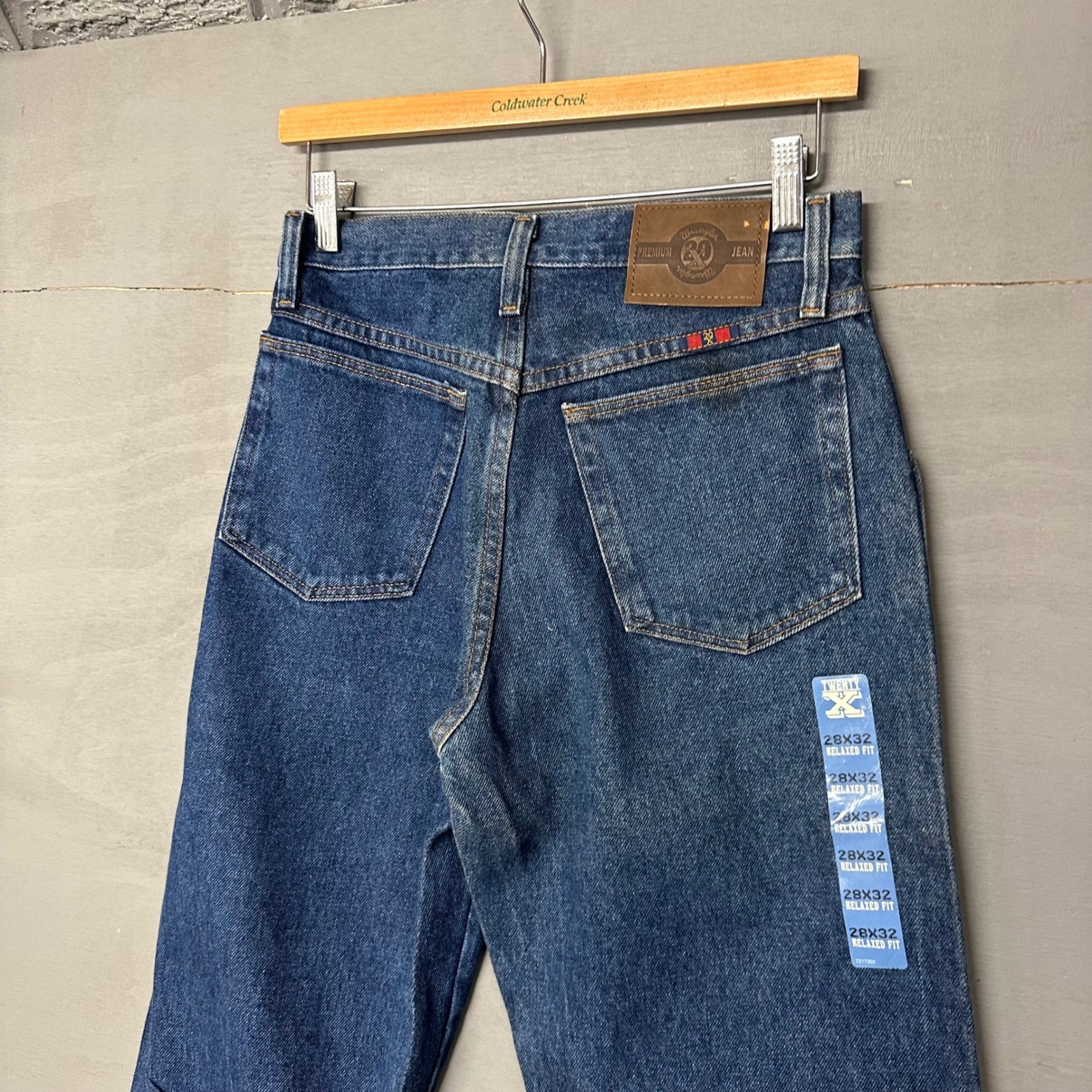Wrangler Premium Jean Relaxed Fit Dark Wash Denim Pants Size 28x32