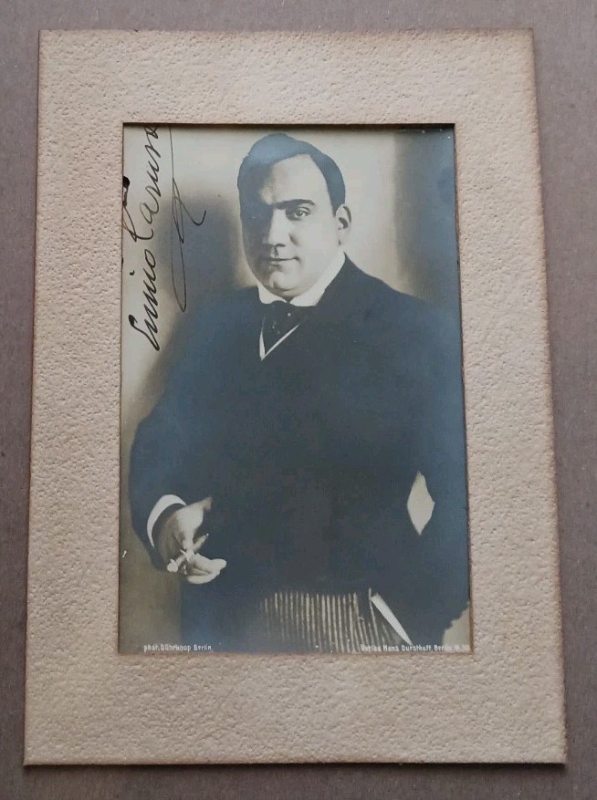 ENRICO CARUSO SIGNATURE REAL PHOTO POSTCARD OPERA MUSIC c.1910 WITH CIGAR ENRICO CARUSO SIGNATURE REAL PHOTO POSTCARD OPERA MUSIC c.1910 WITH CIGAR