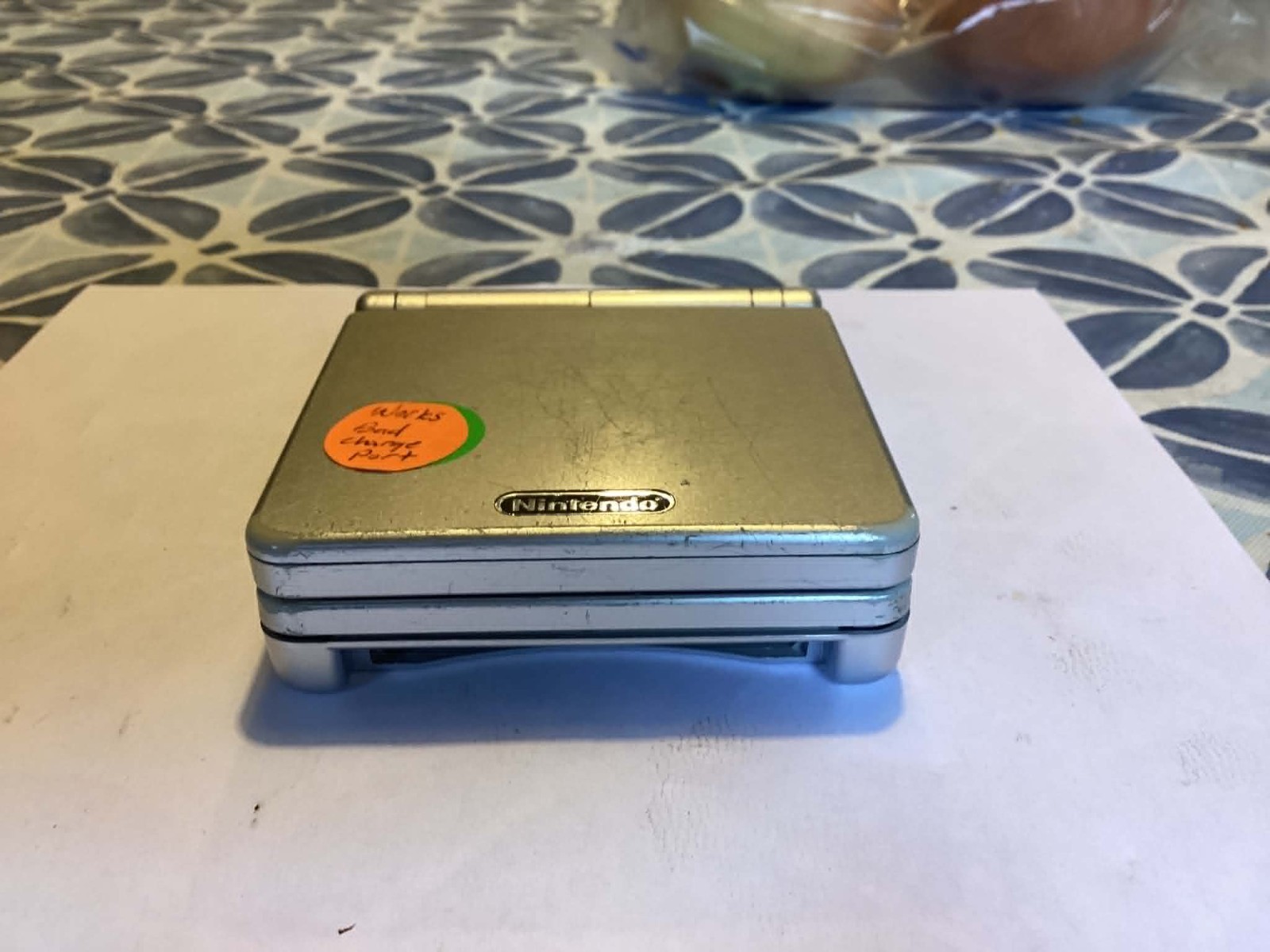 Vintage Nintendo Game Boy Advance SP AGS-001 Silver Charge Port Issue Vintage Nintendo Game Boy Advance SP AGS-001 Silver Charge Port Issue