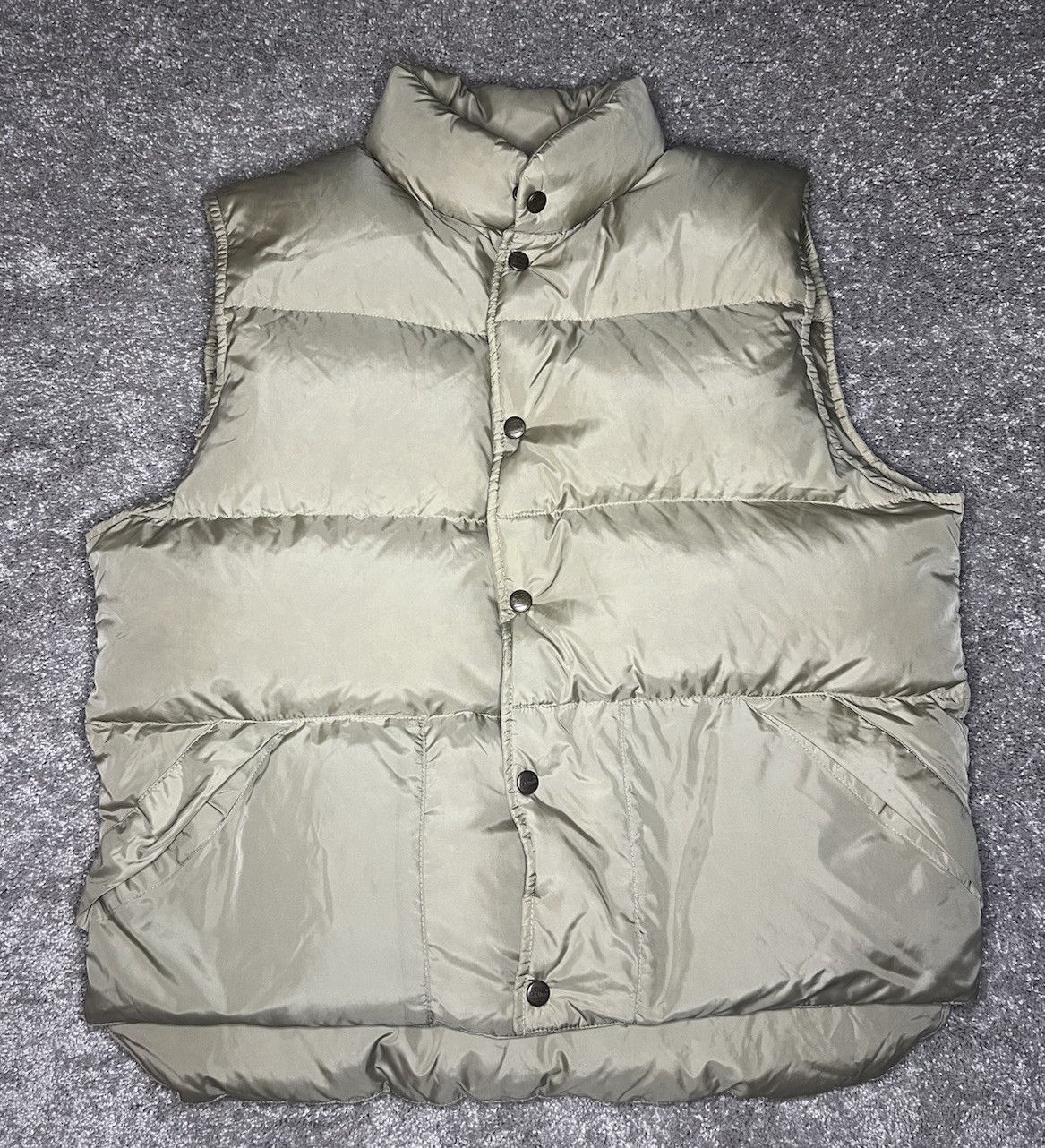 Vintage LL Bean Goose Down Puffer Vest Tan Snap Button Outdoor Mens Size Medium Vintage LL Bean Goose Down Puffer Vest Tan Snap Button Outdoor Mens Size Medium