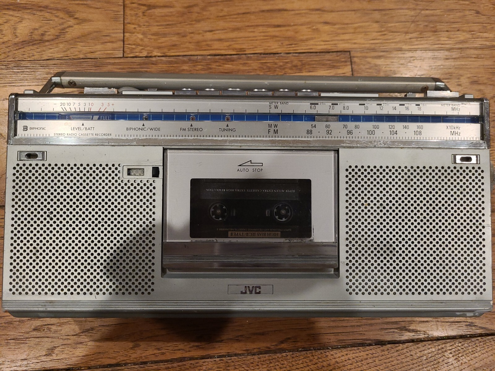 JVC RC-S5JW - BIPHONIC Stereo Works Perfect W/ AC Adapter Pack - FM, AM,SW JVC RC-S5JW - BIPHONIC Stereo Works Perfect W/ AC Adapter Pack - FM, AM,SW