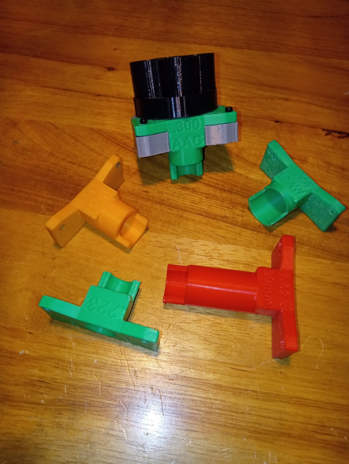 Lee APP Universal Case Feeder 3D Printed With 5 Case Adapters,No More Adjusting.